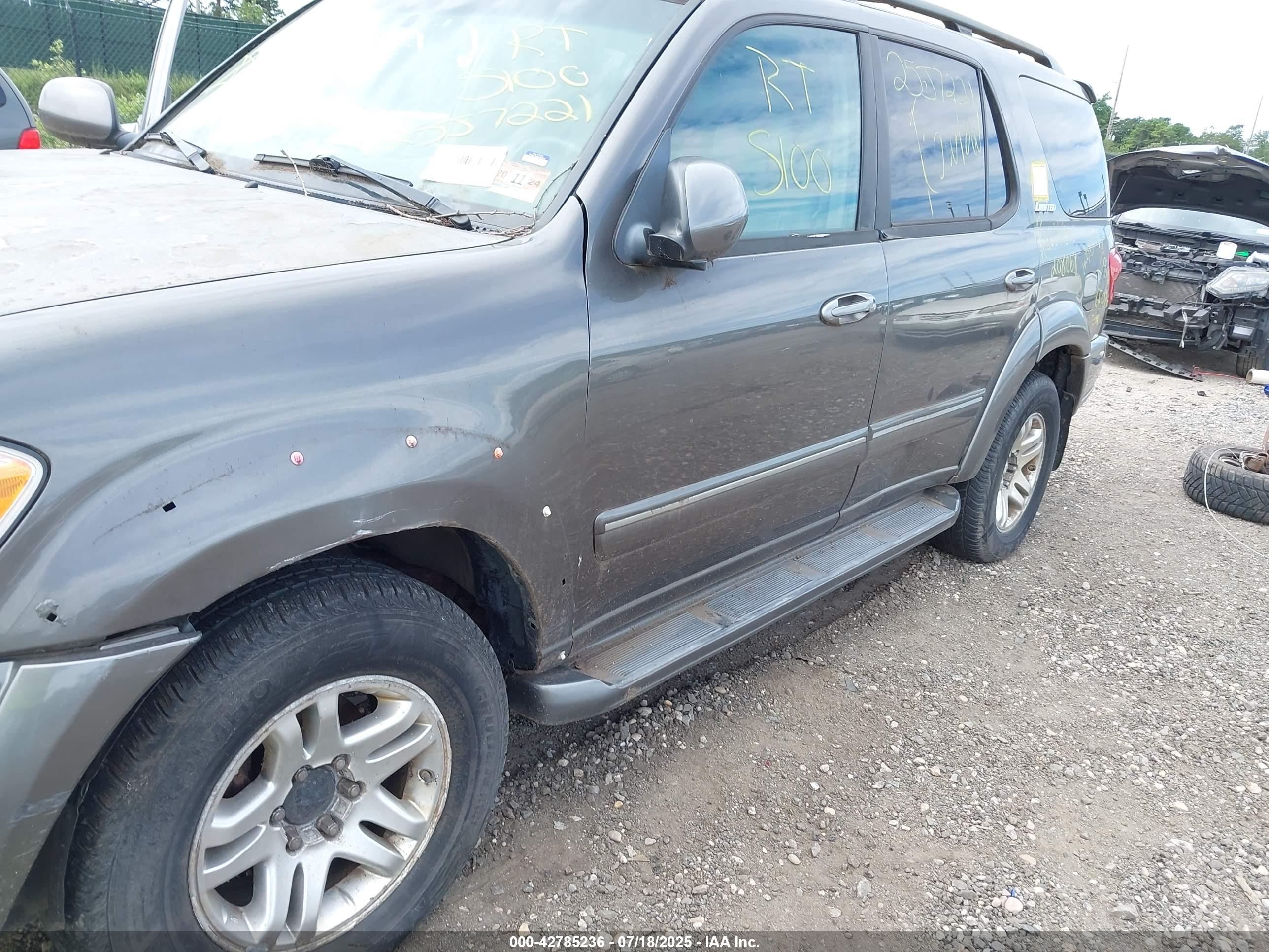 TOYOTA SEQUOIA image 6