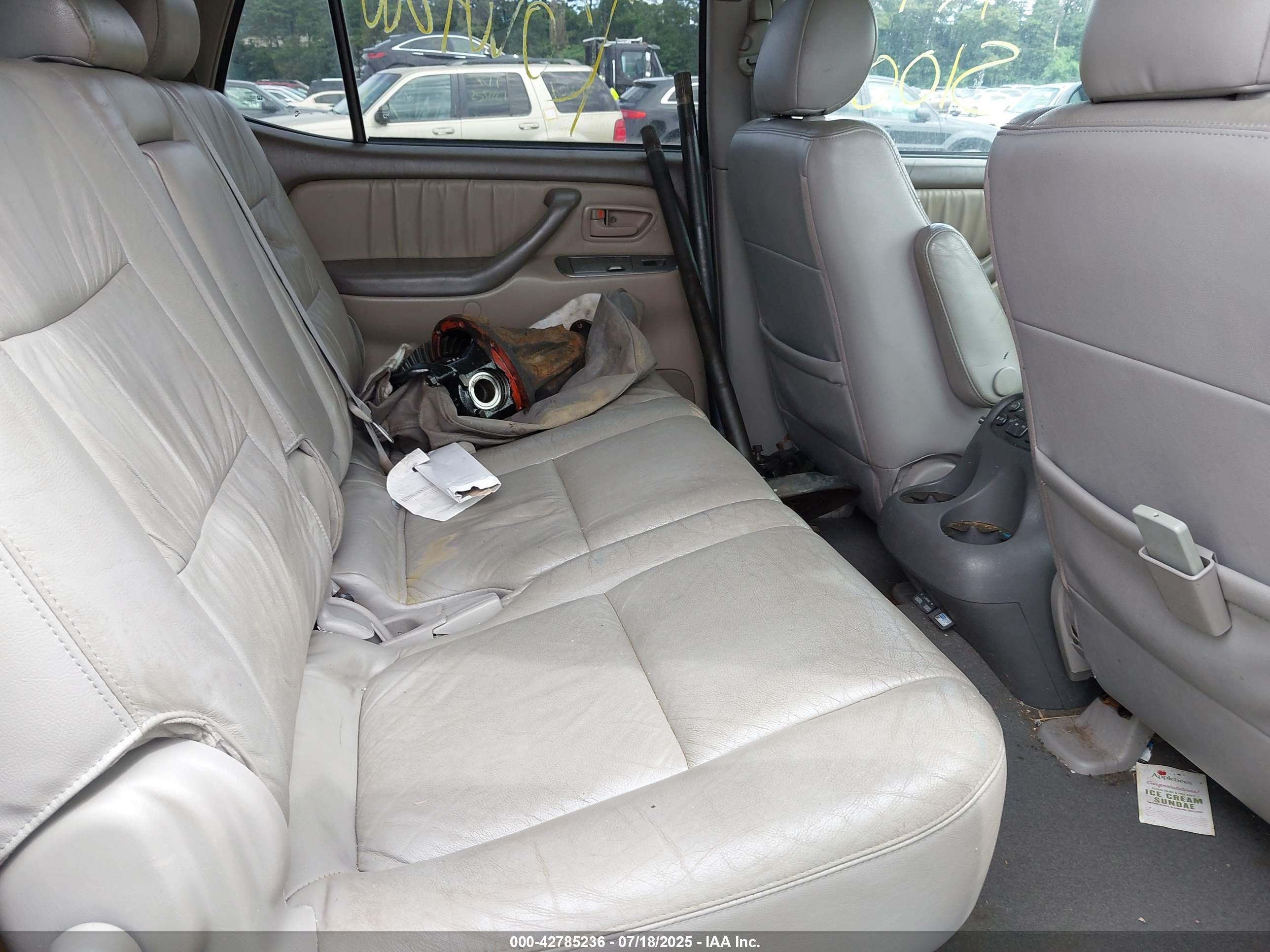 TOYOTA SEQUOIA image 8
