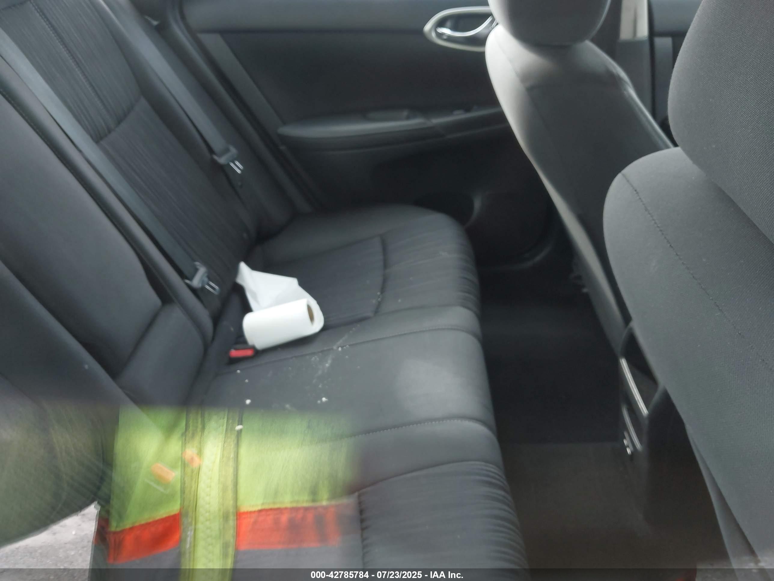 NISSAN SENTRA image 8