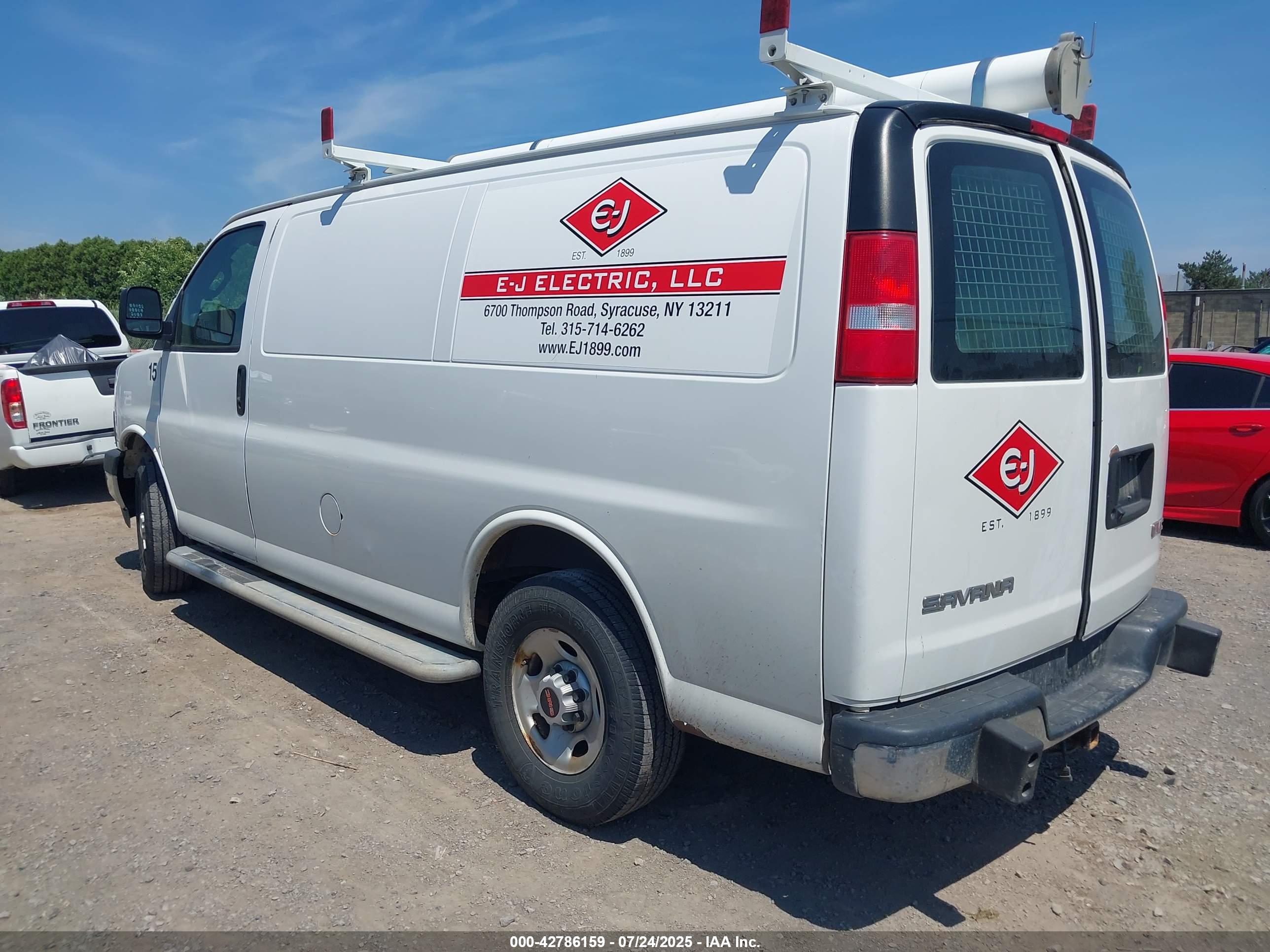 GMC SAVANA image 3