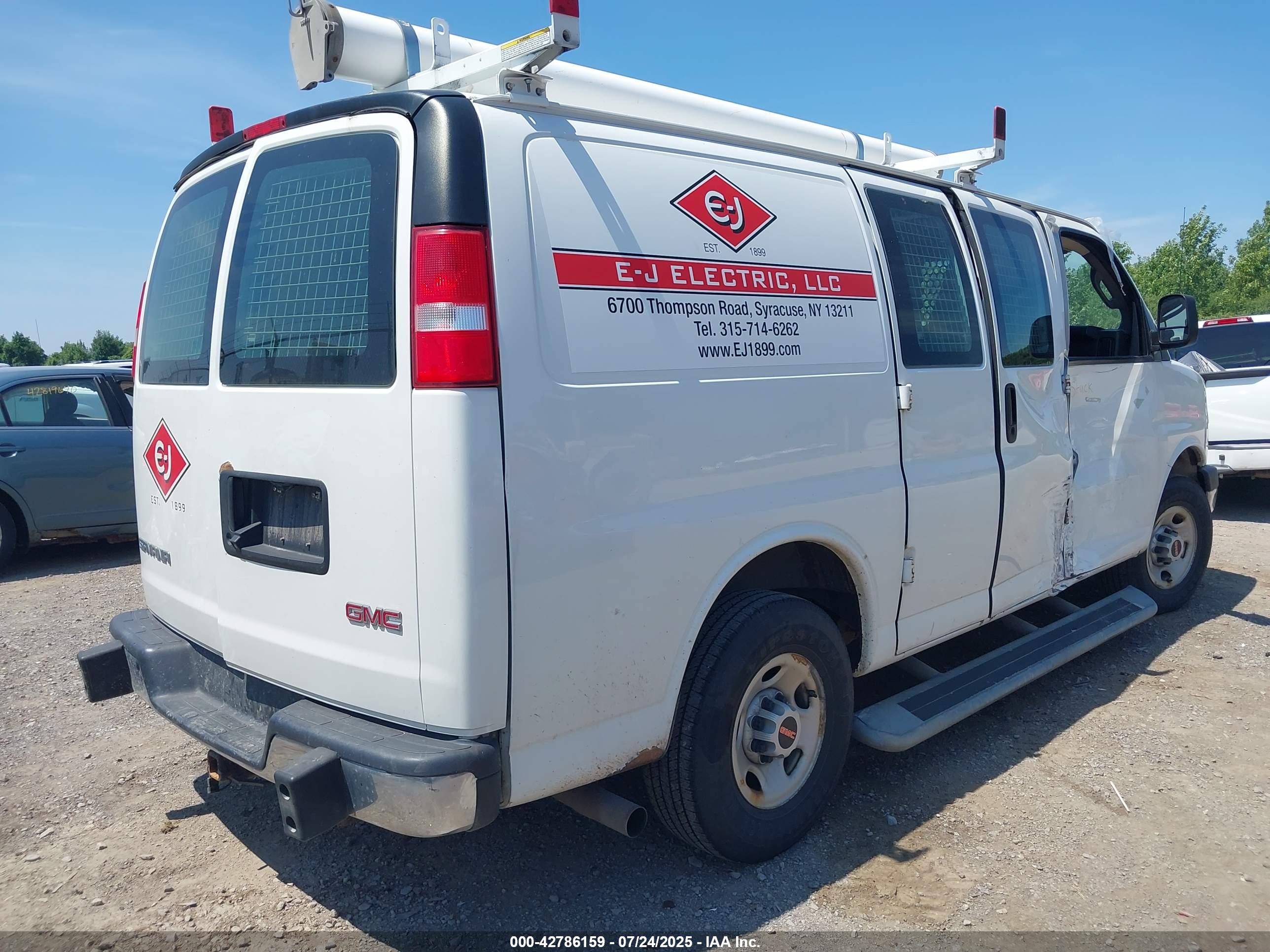GMC SAVANA image 4