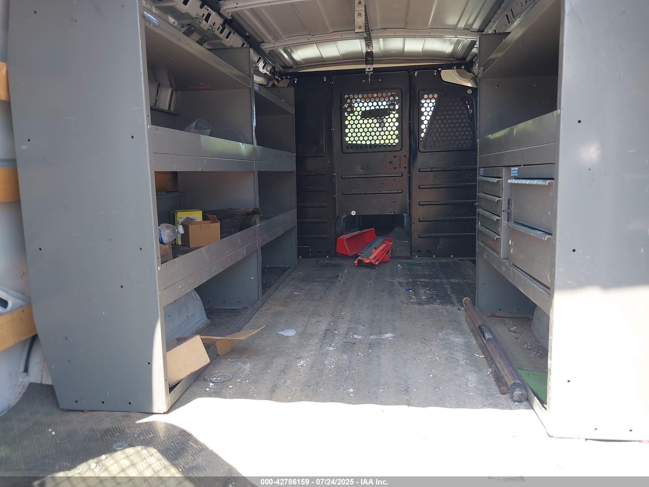 GMC SAVANA image 8