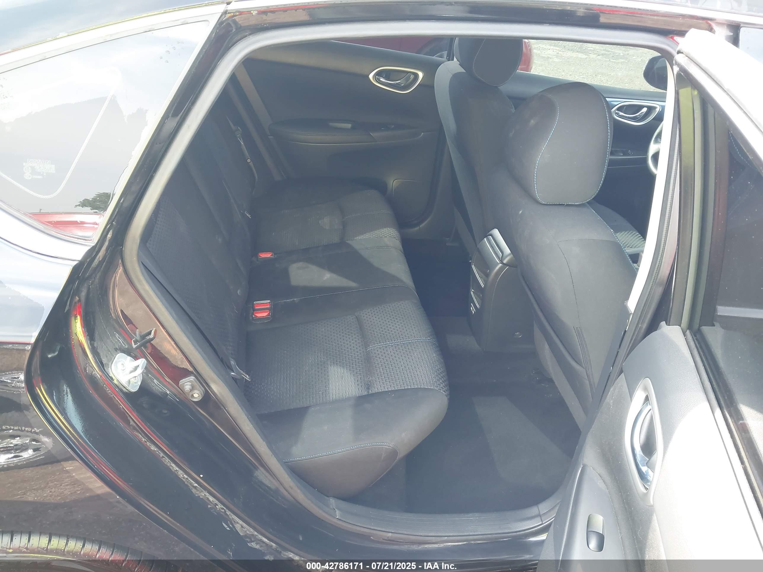 NISSAN SENTRA image 8