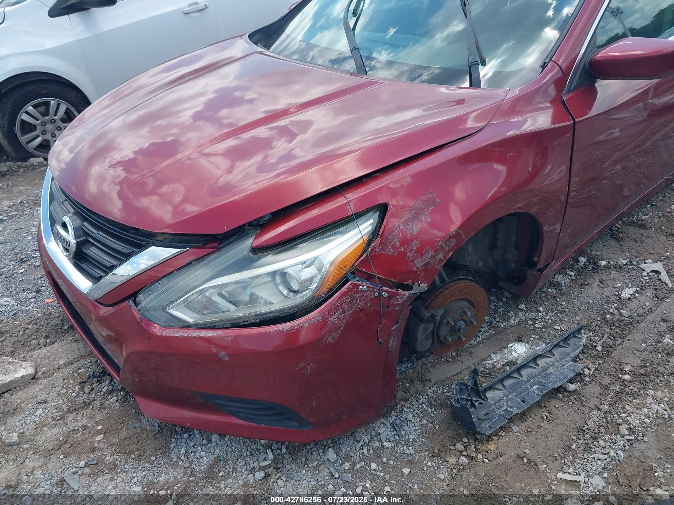 NISSAN ALTIMA image 6