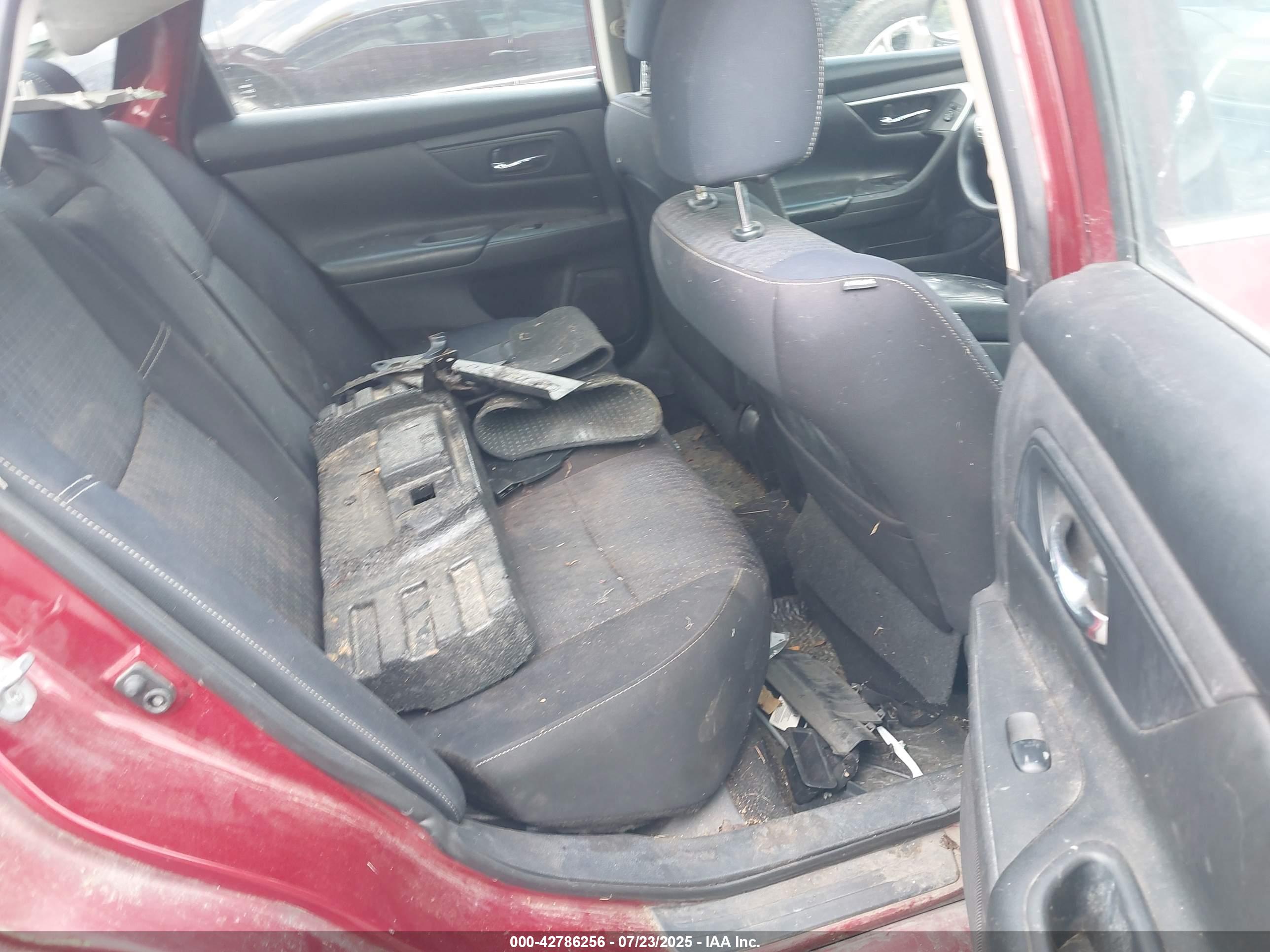 NISSAN ALTIMA image 8