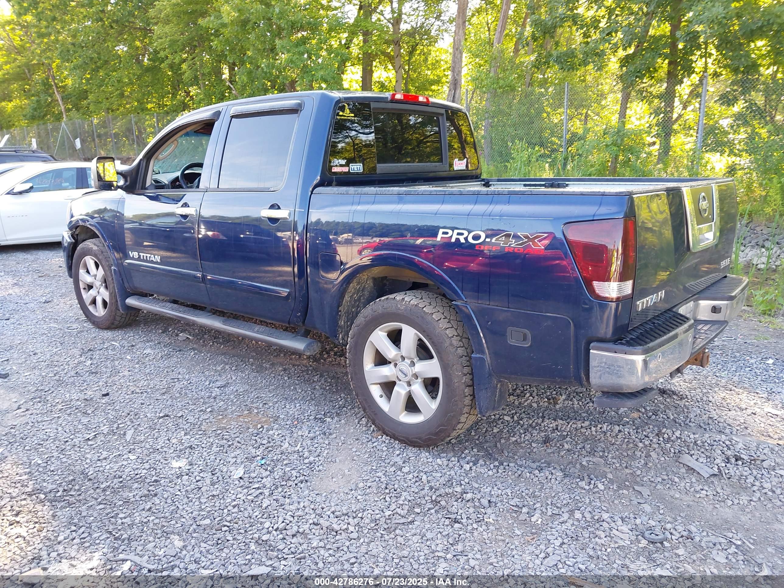 NISSAN TITAN image 3