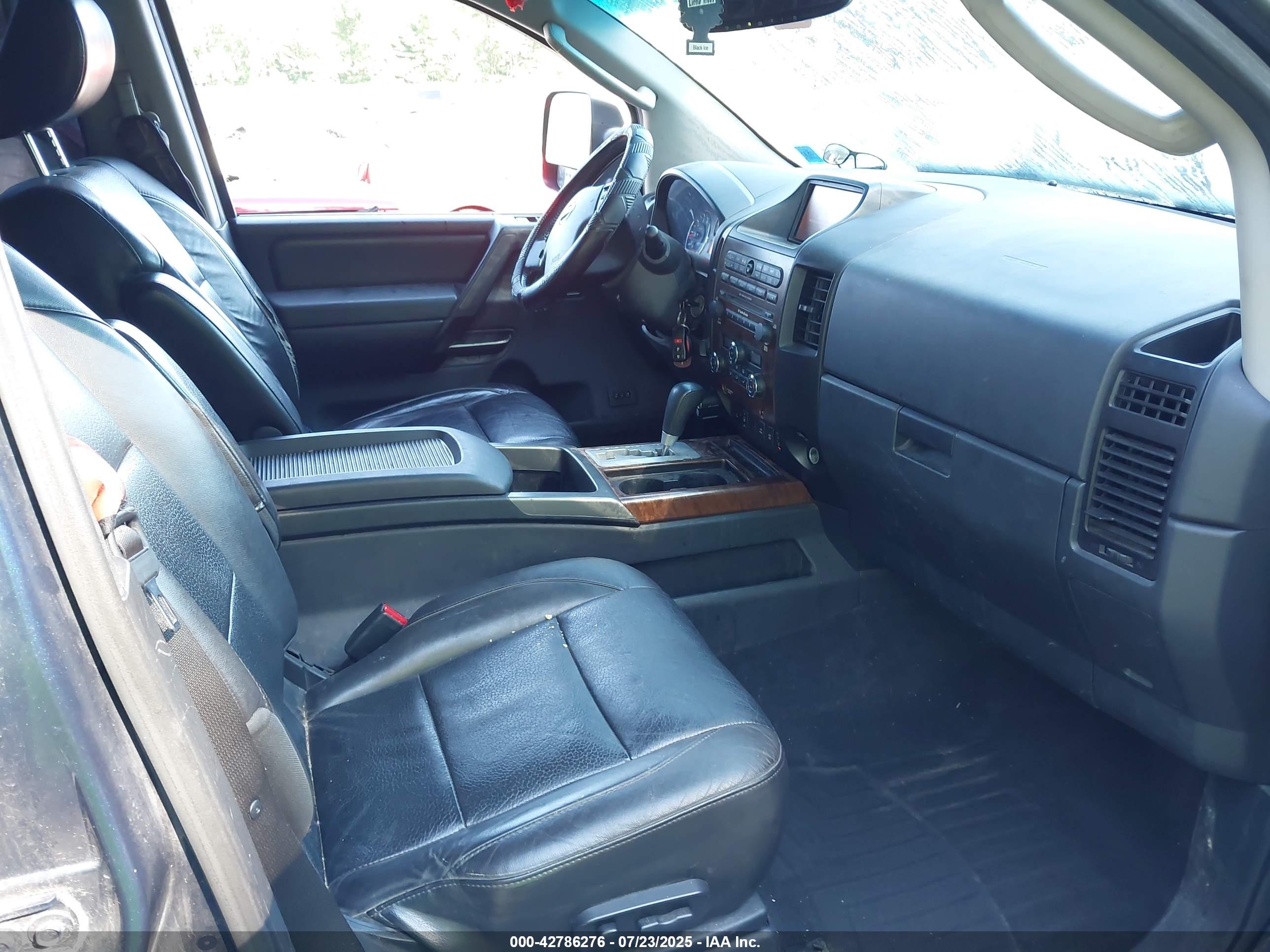 NISSAN TITAN image 5