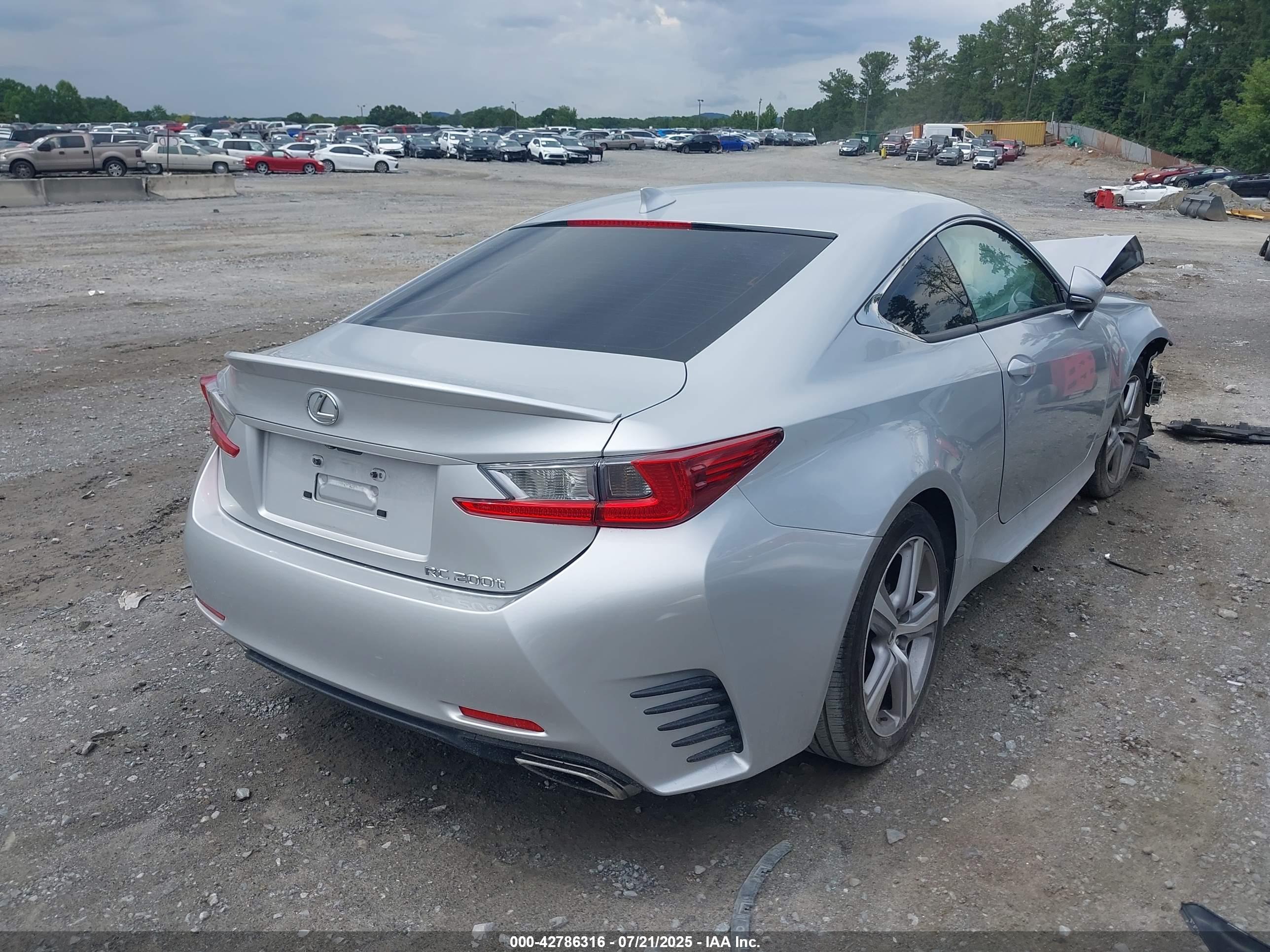 LEXUS RC image 4