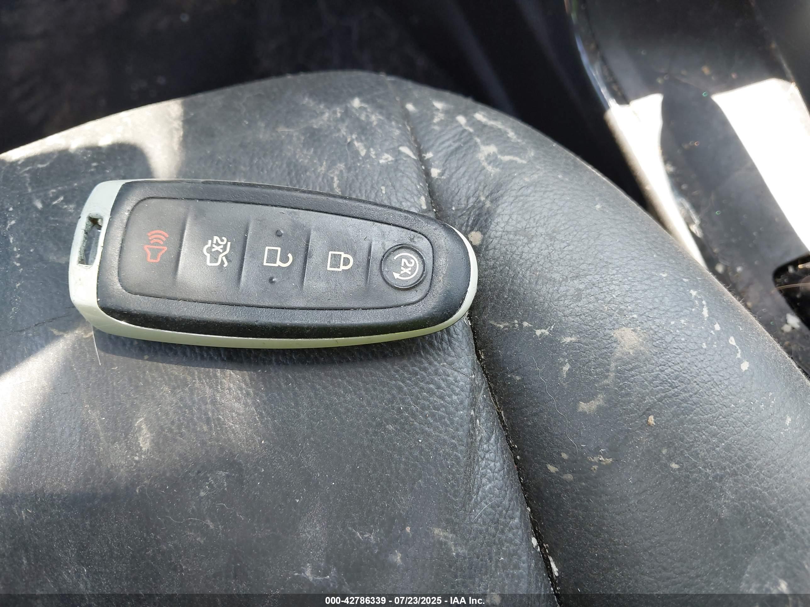 FORD ESCAPE image 11
