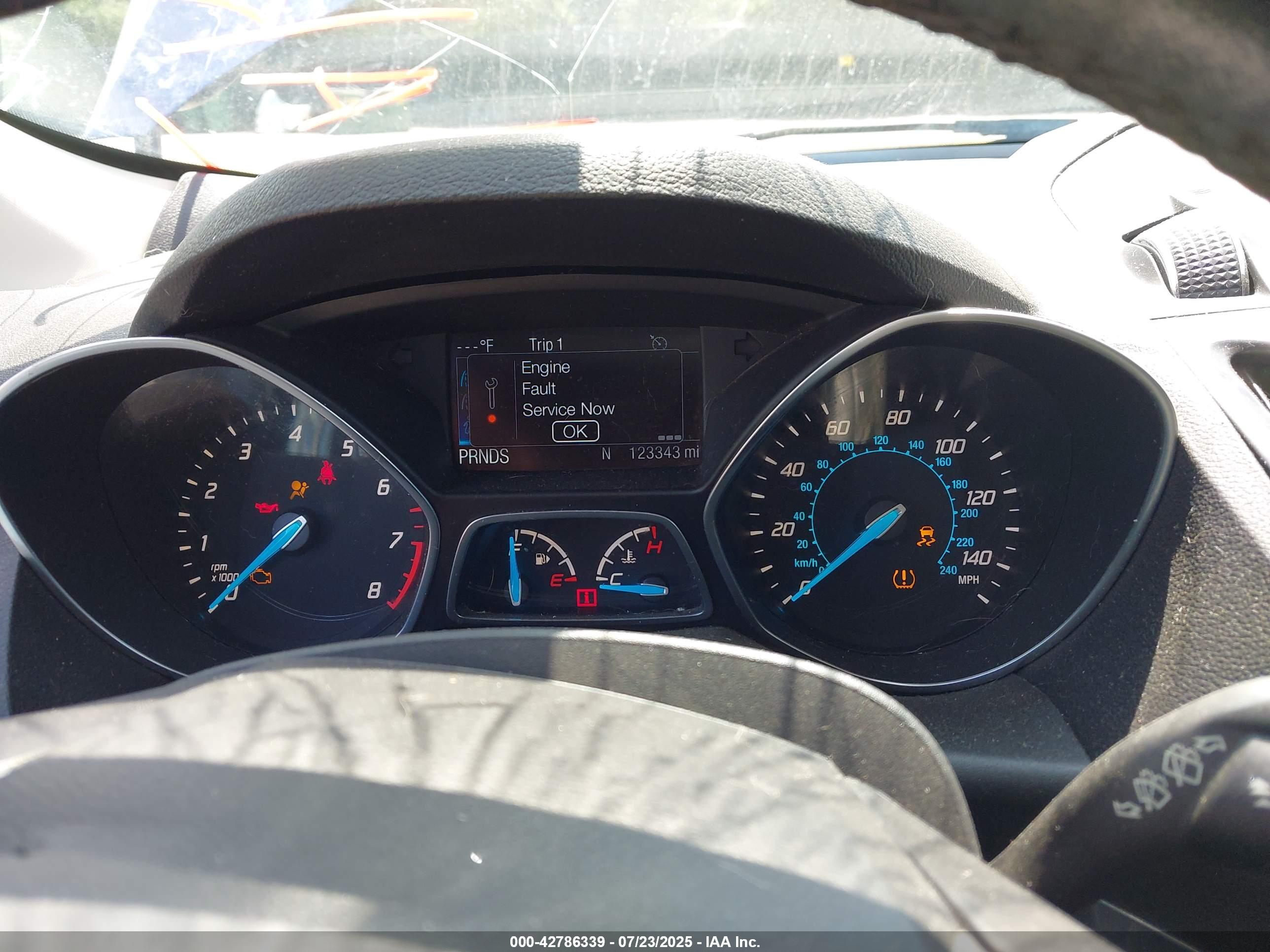 FORD ESCAPE image 7
