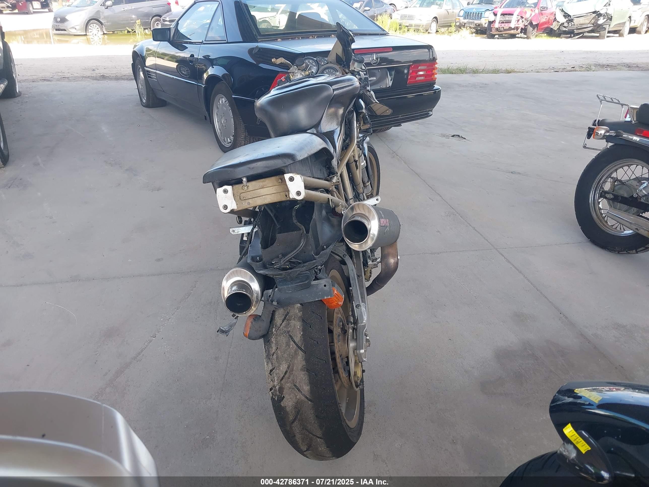 DUCATI 900 image 6