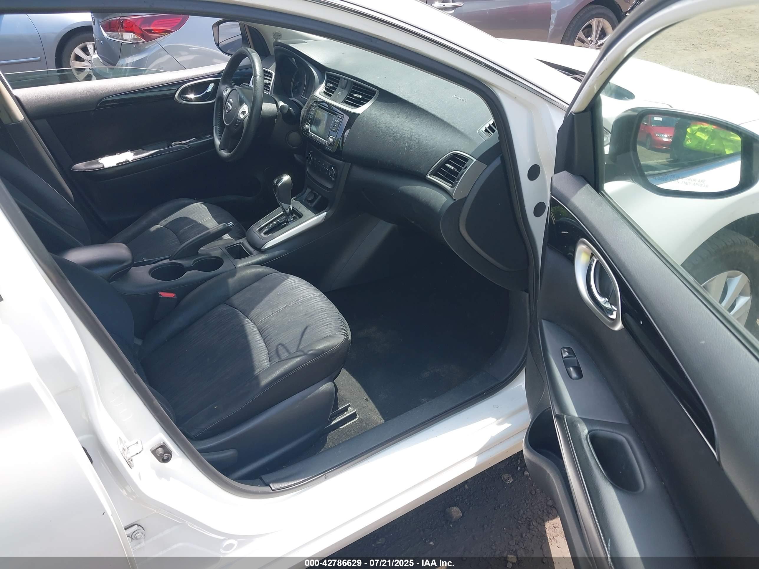 NISSAN SENTRA image 5