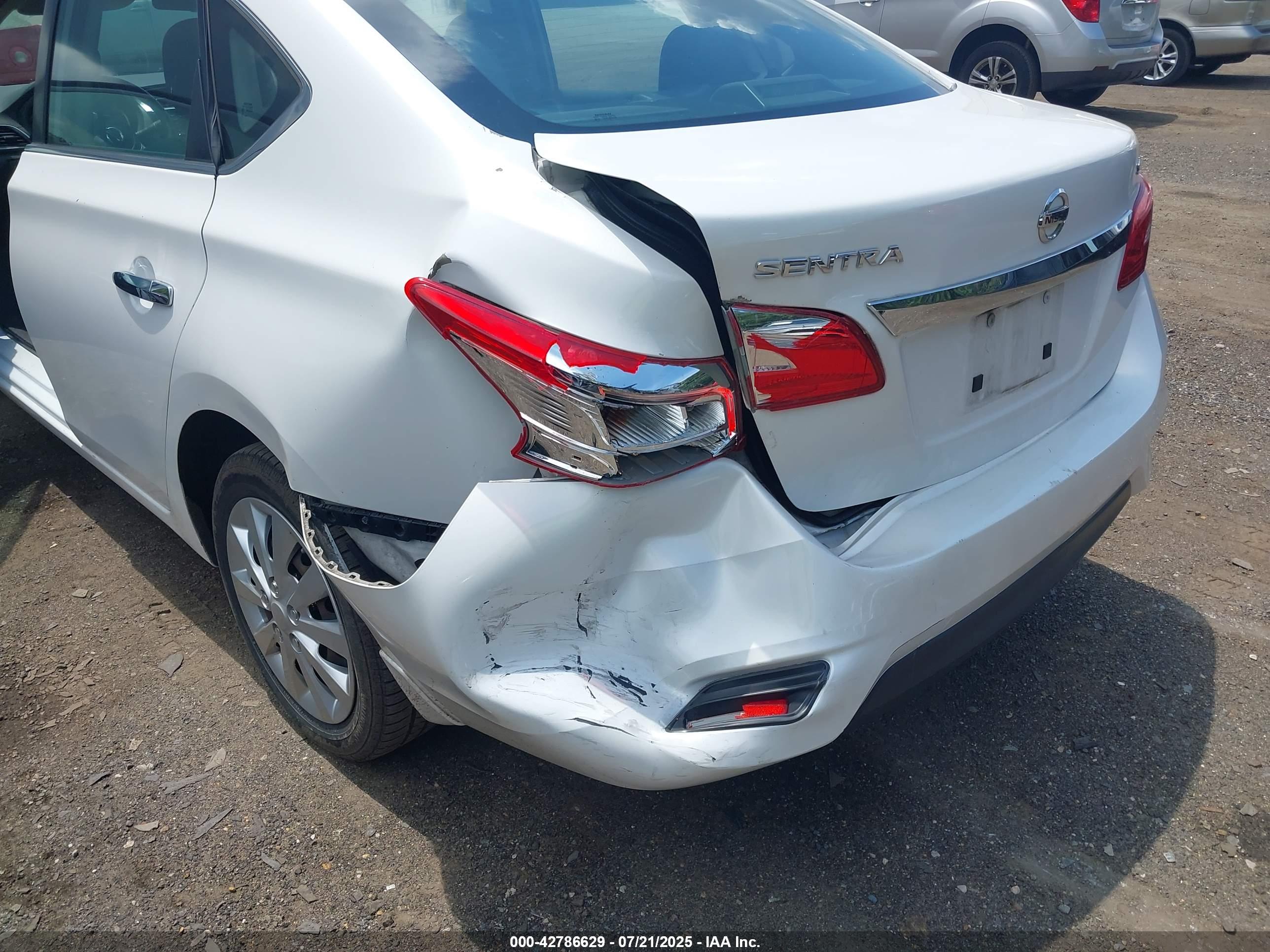 NISSAN SENTRA image 6
