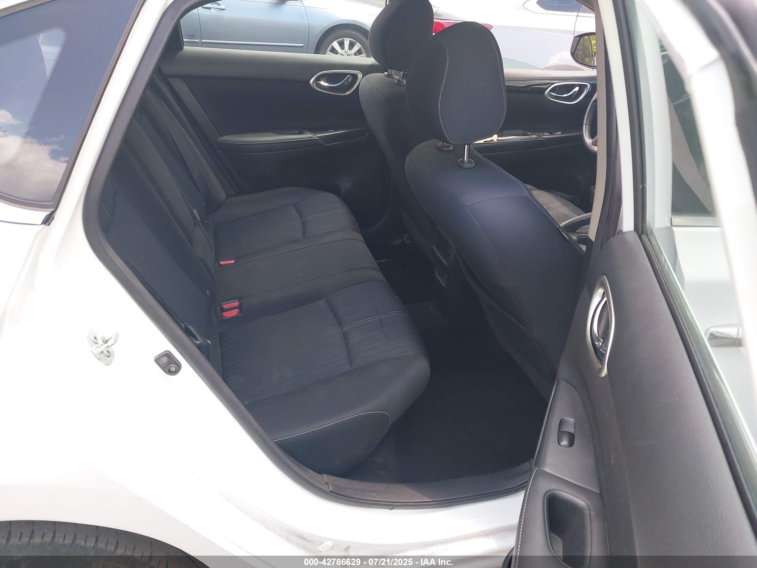 NISSAN SENTRA image 8