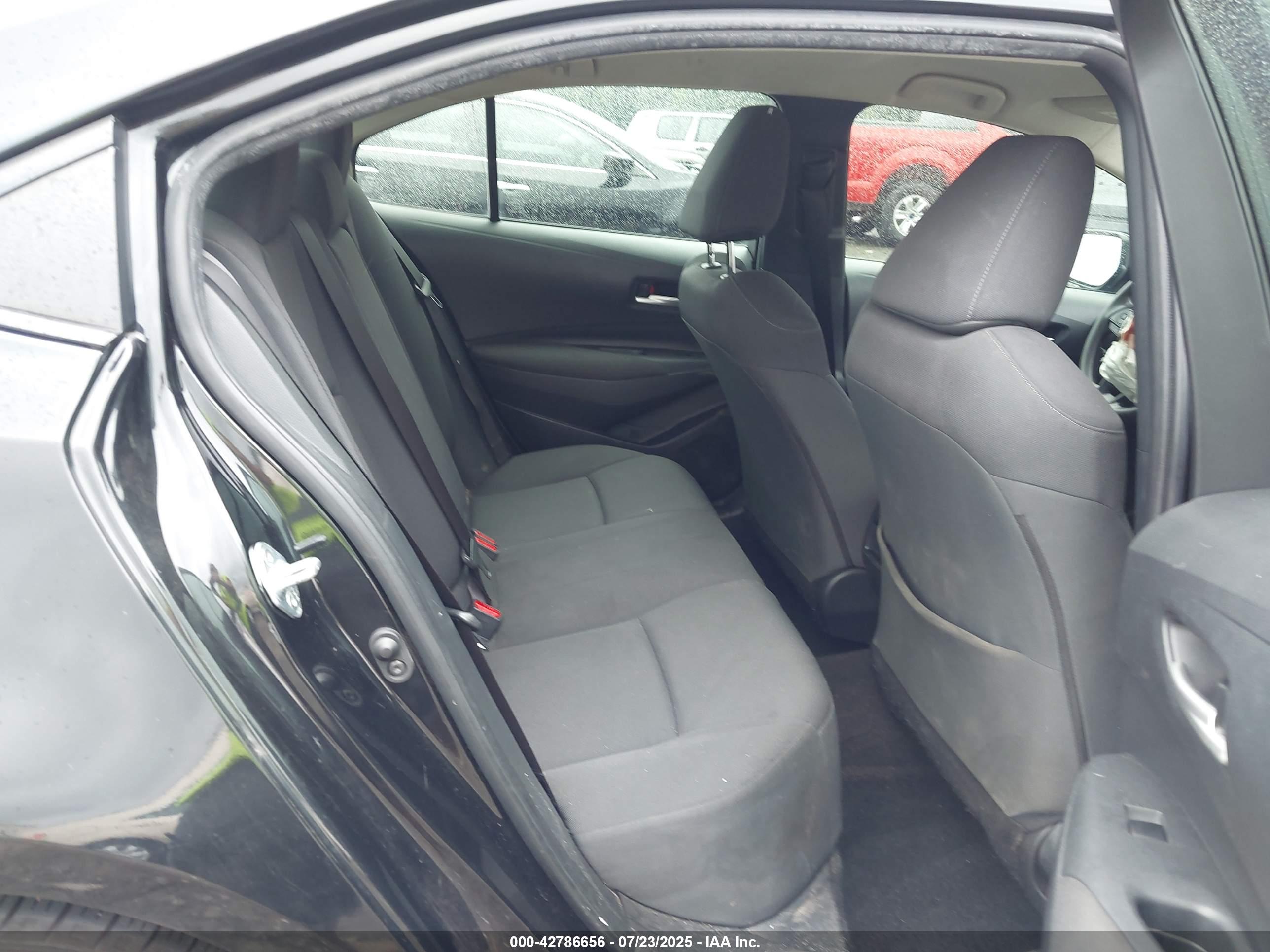 TOYOTA COROLLA image 8