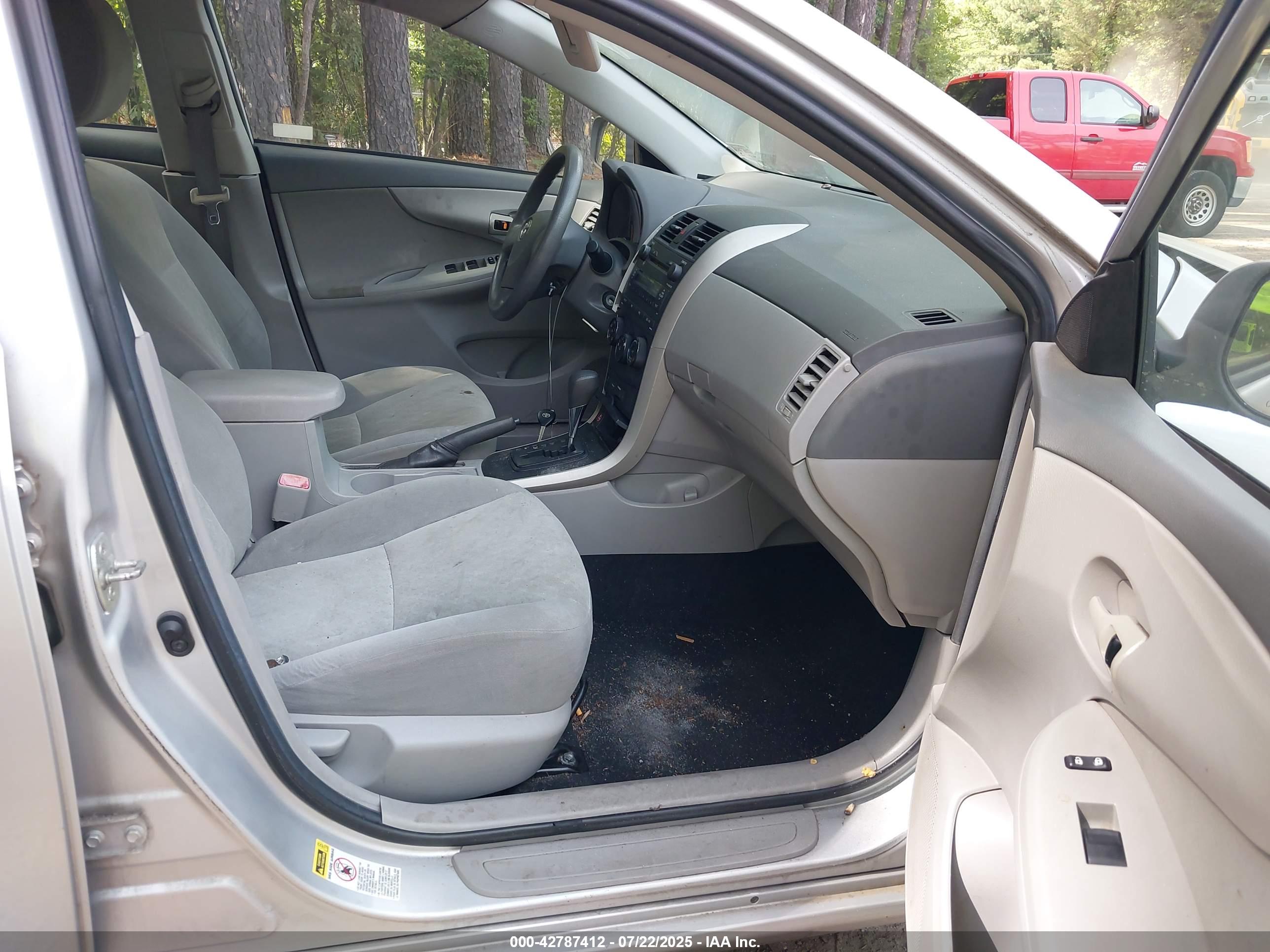 TOYOTA COROLLA image 5