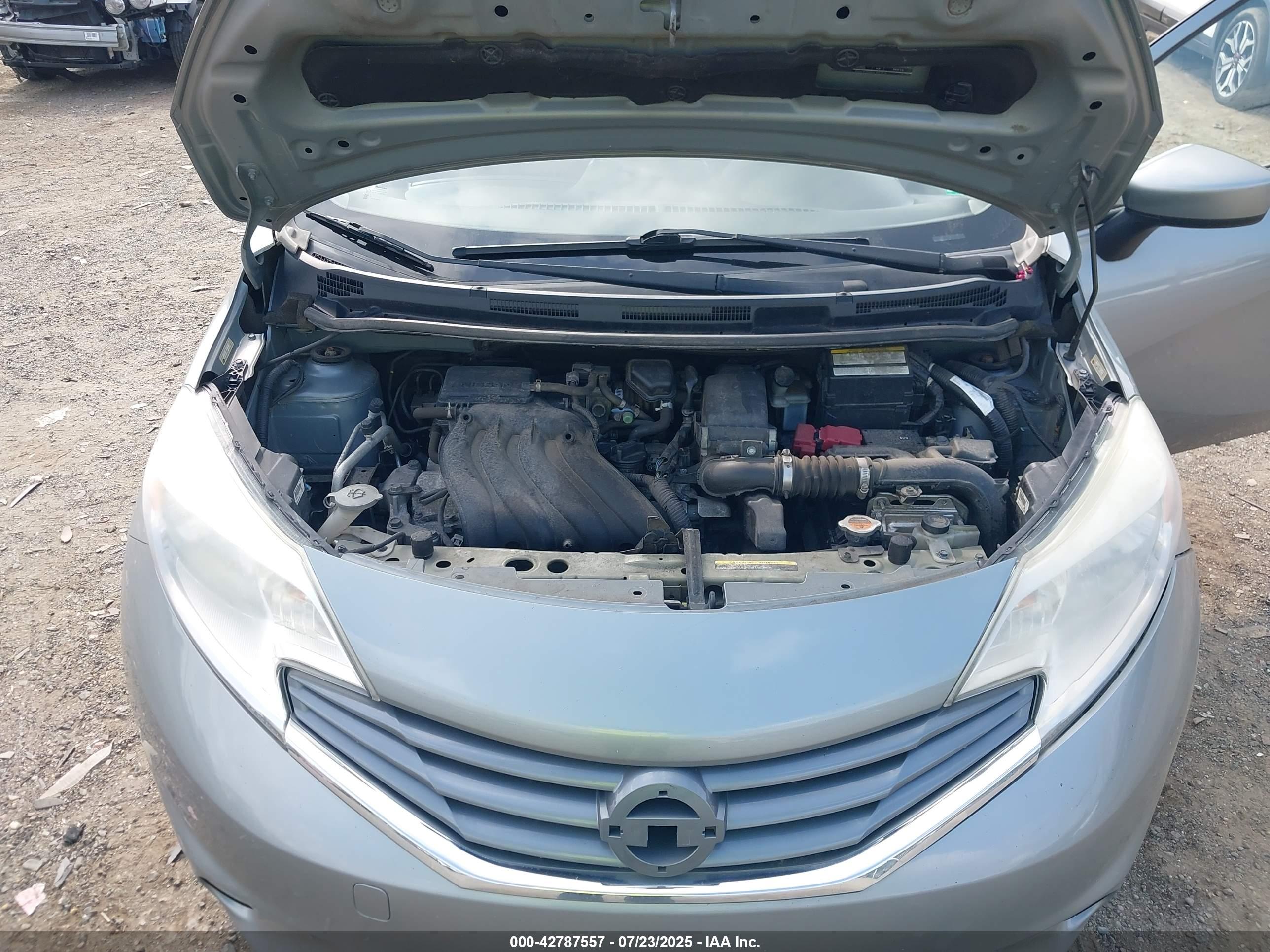 NISSAN VERSA image 10