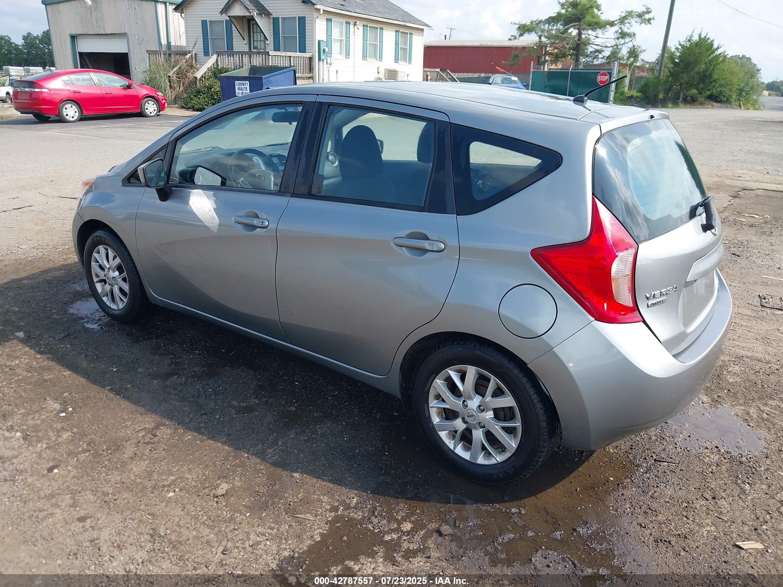 NISSAN VERSA image 3