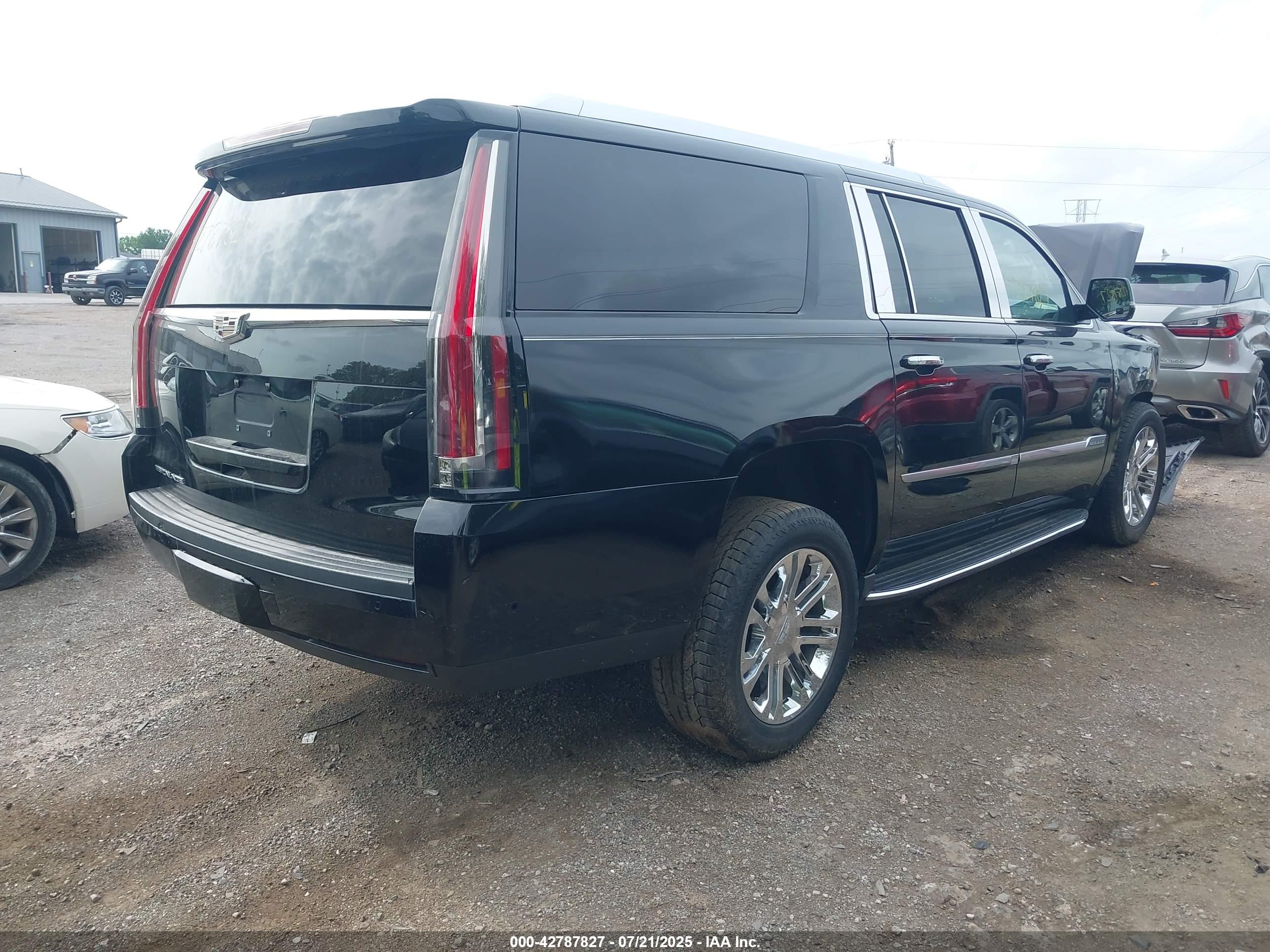 CADILLAC ESCALADE image 4