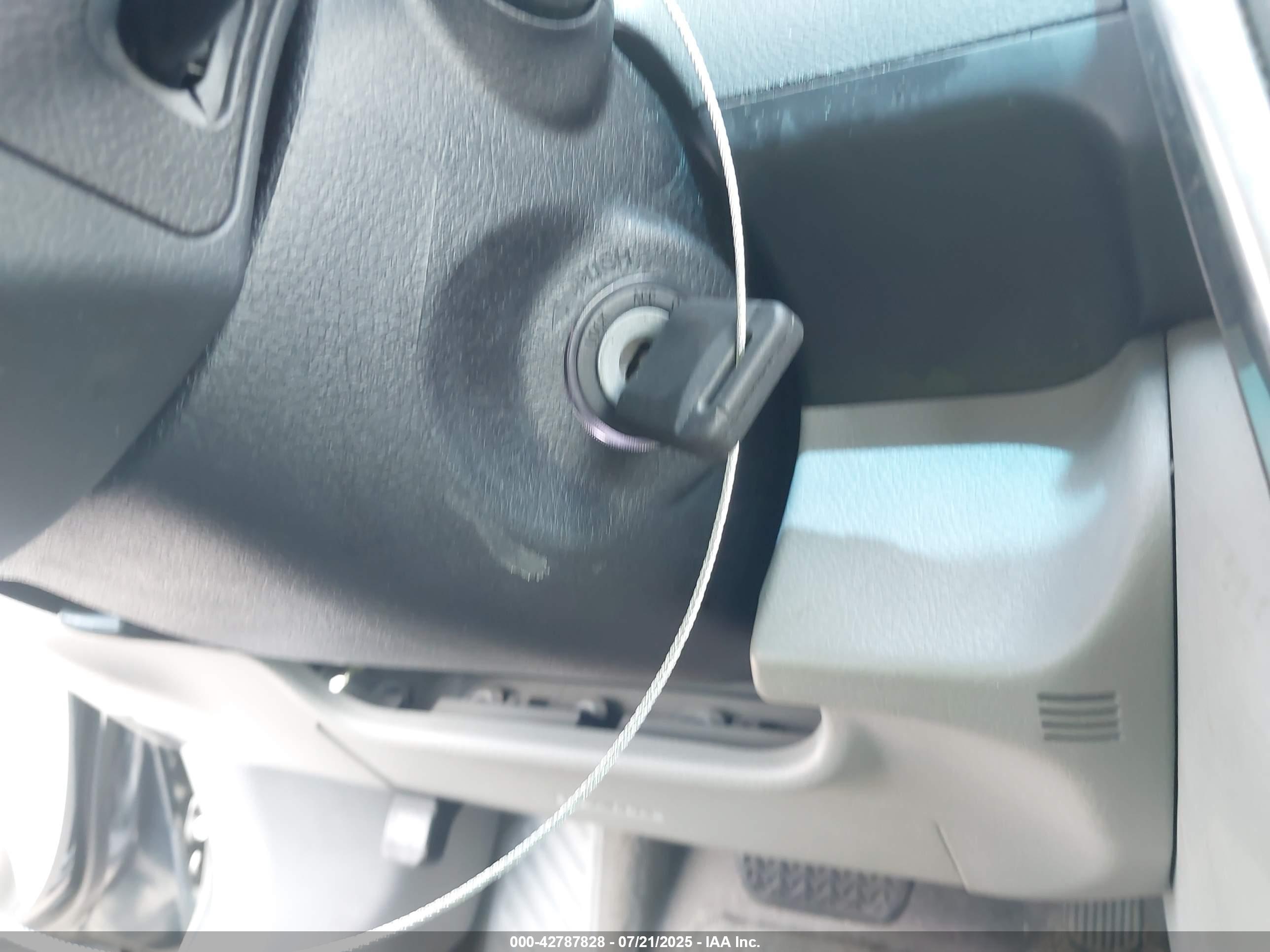 TOYOTA CAMRY image 11