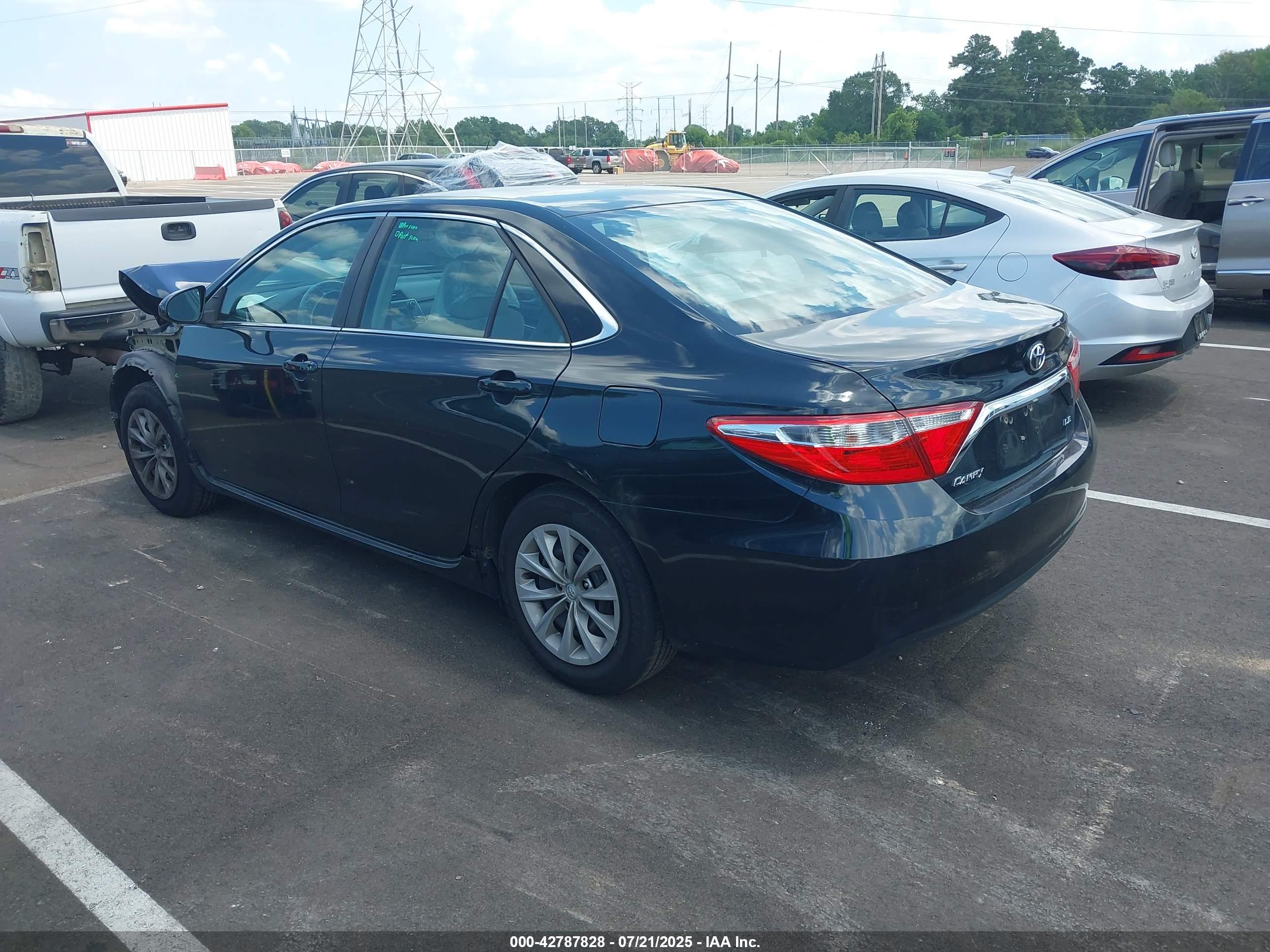 TOYOTA CAMRY image 3