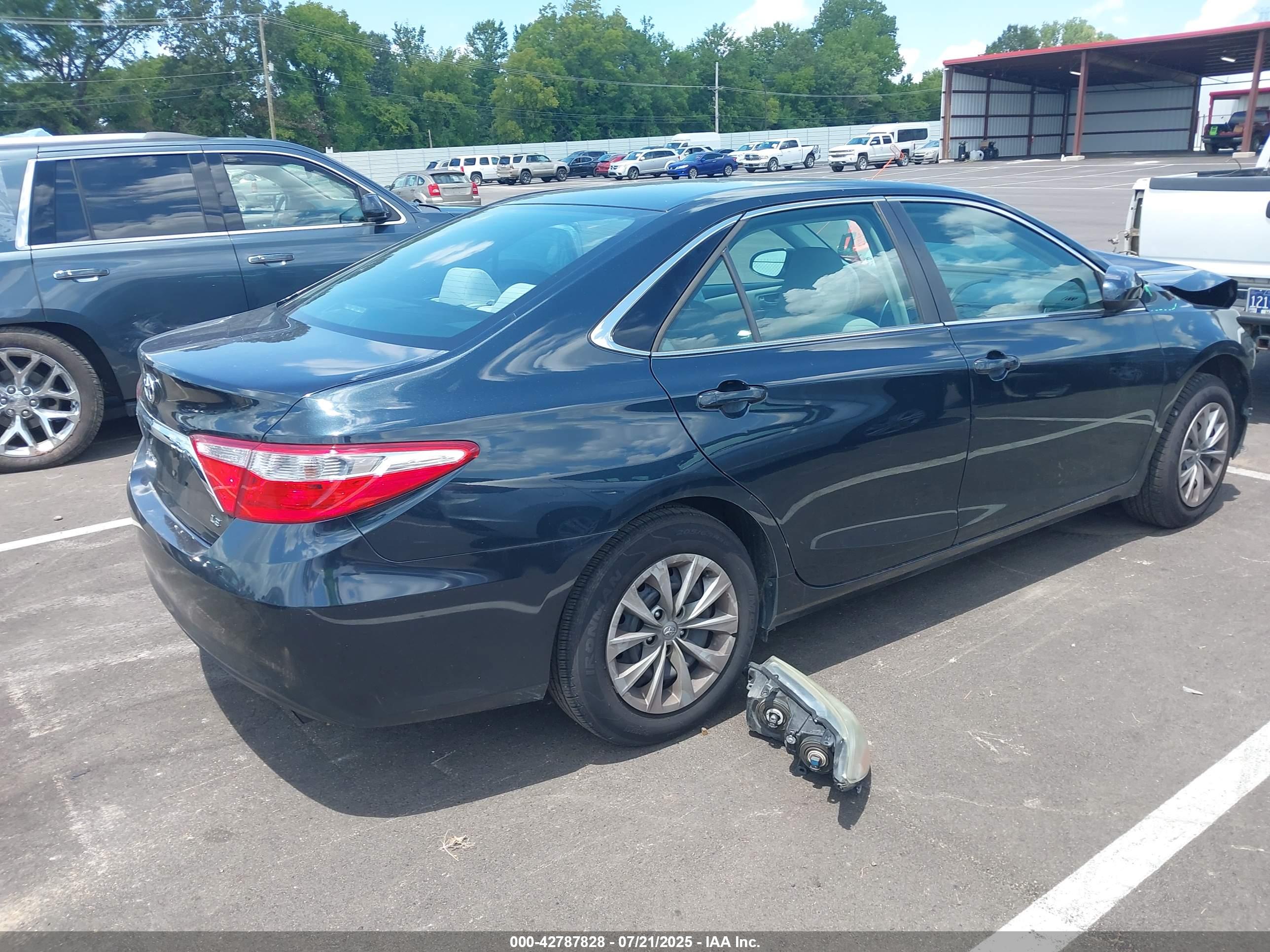 TOYOTA CAMRY image 4