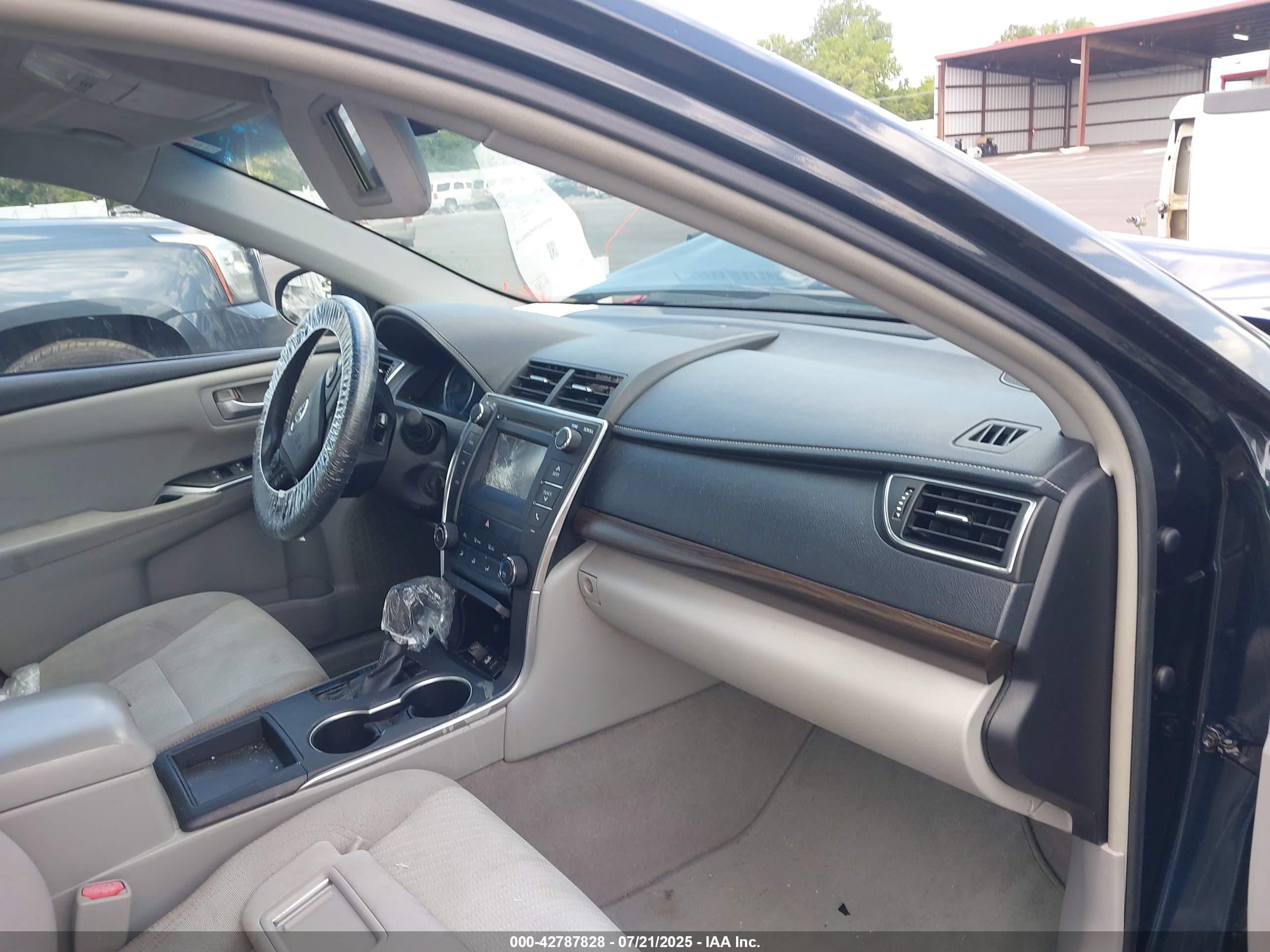 TOYOTA CAMRY image 5