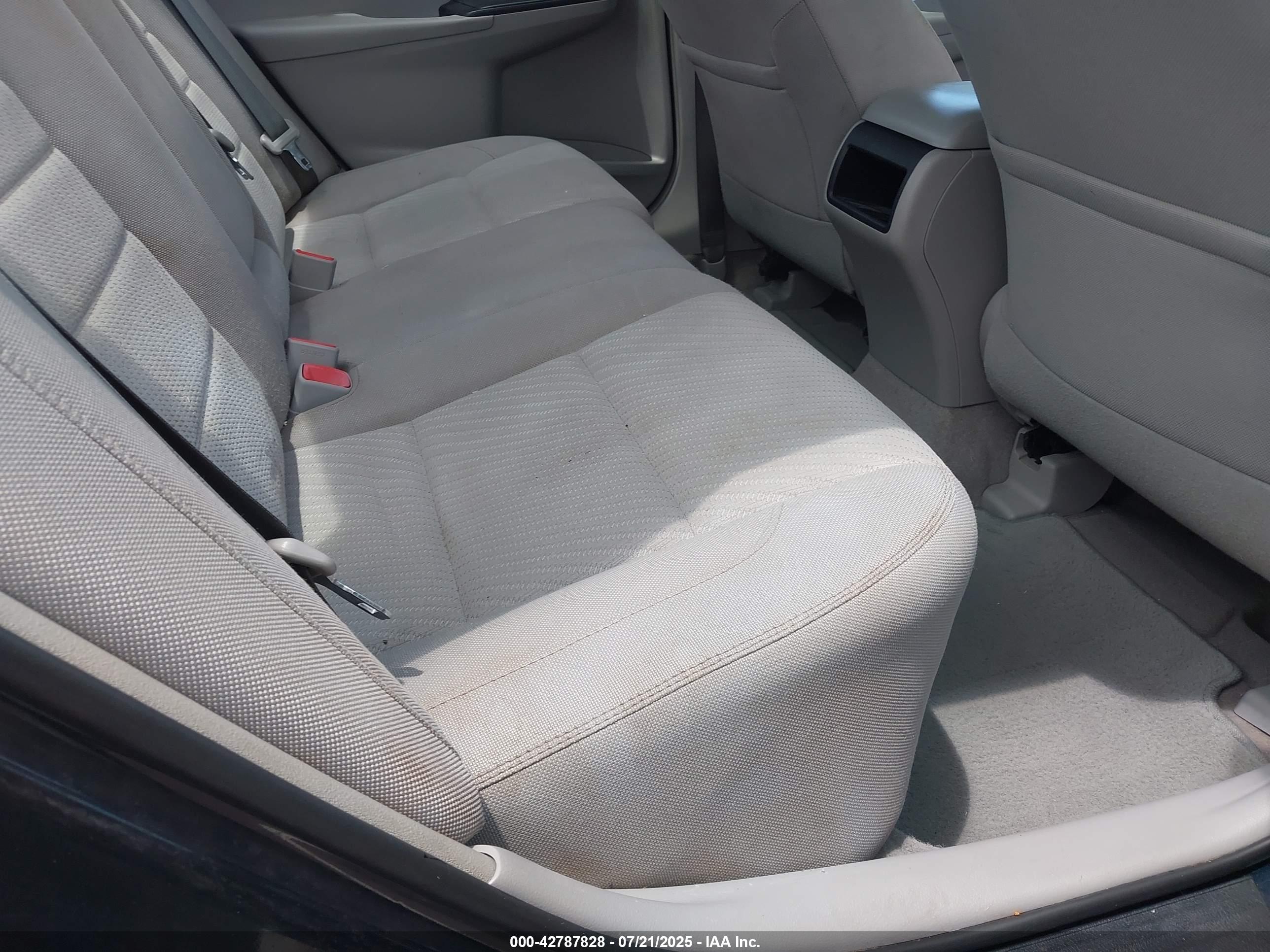 TOYOTA CAMRY image 8