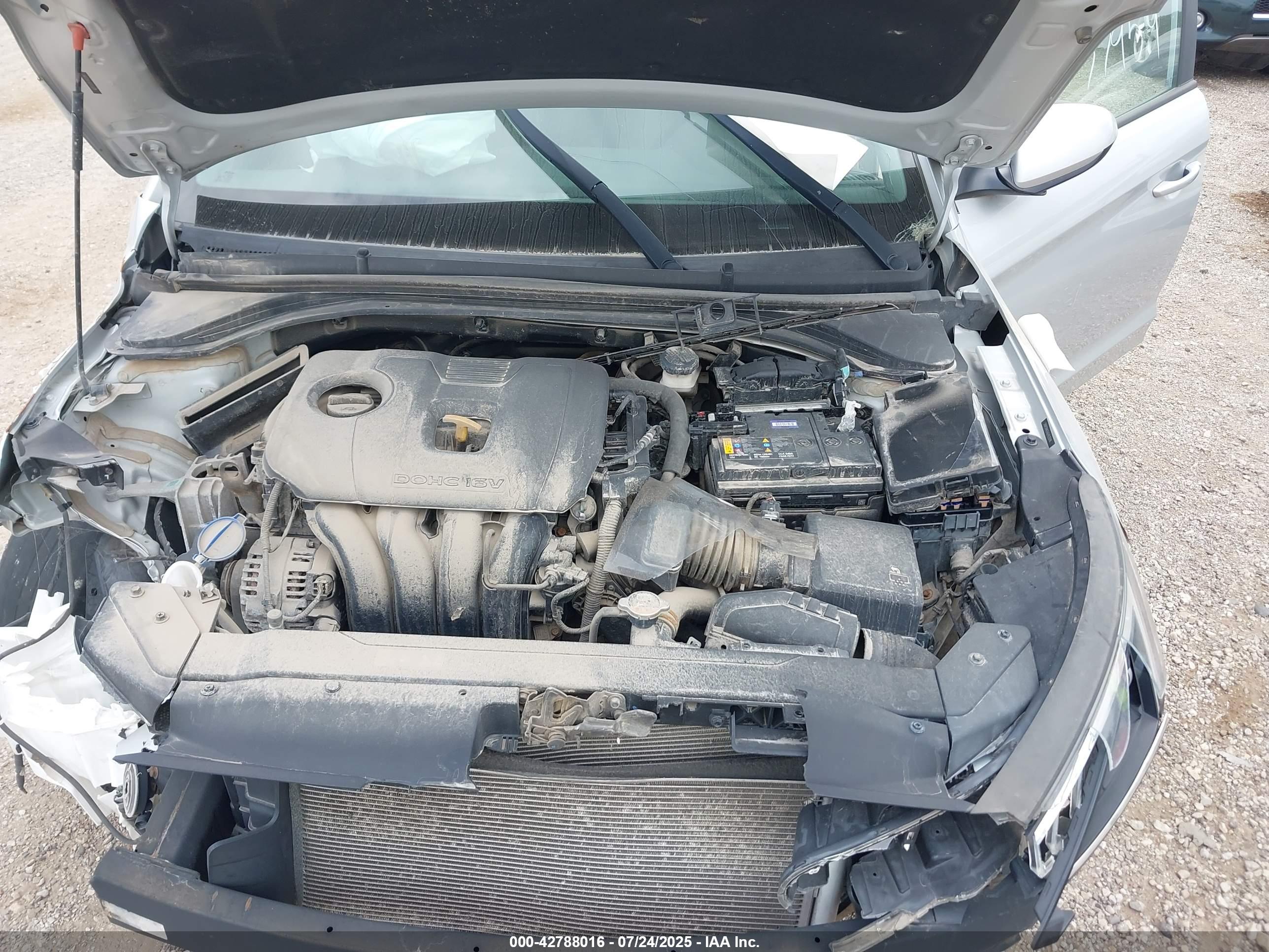 HYUNDAI ELANTRA image 10