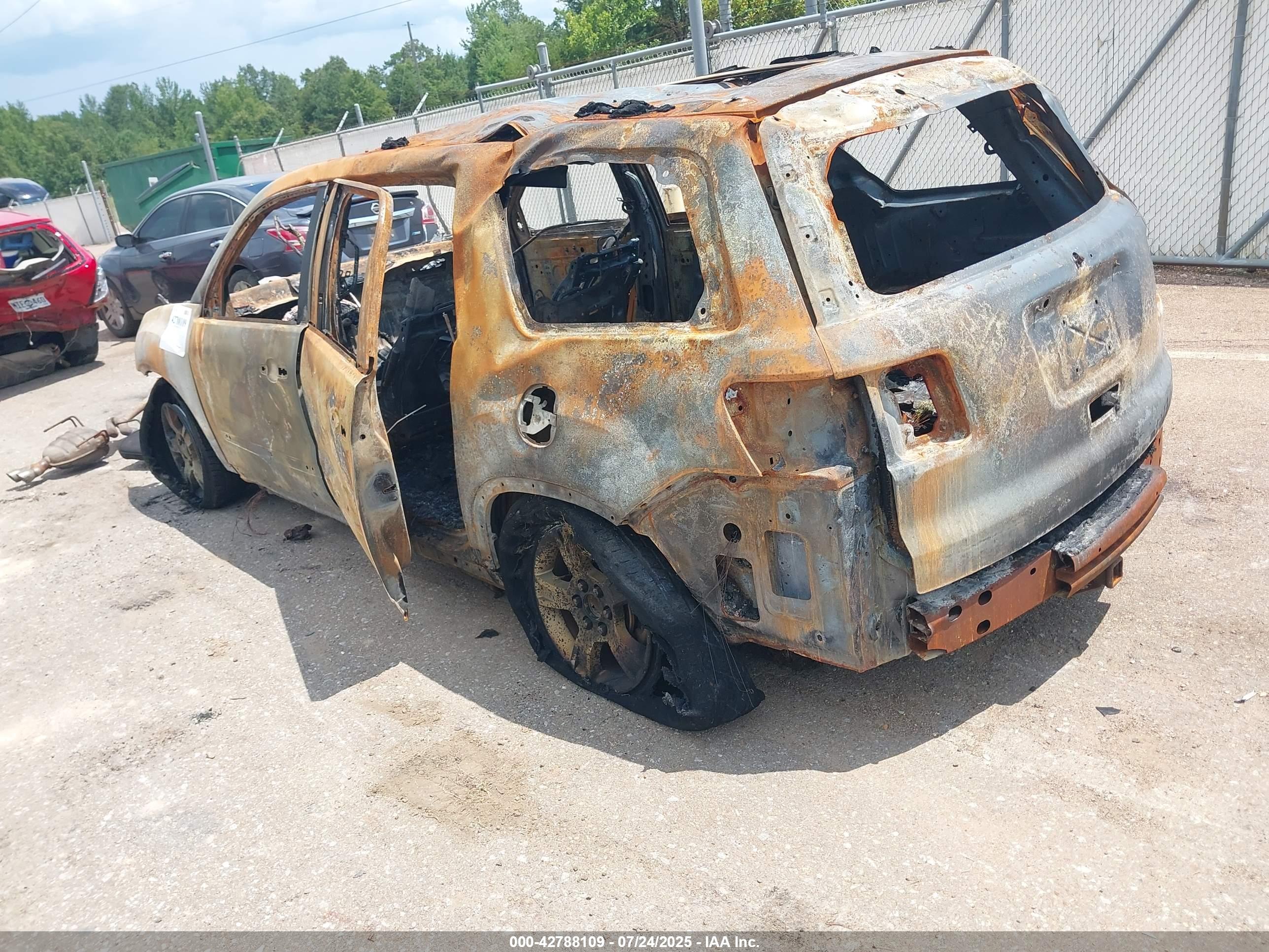 GMC ACADIA image 3