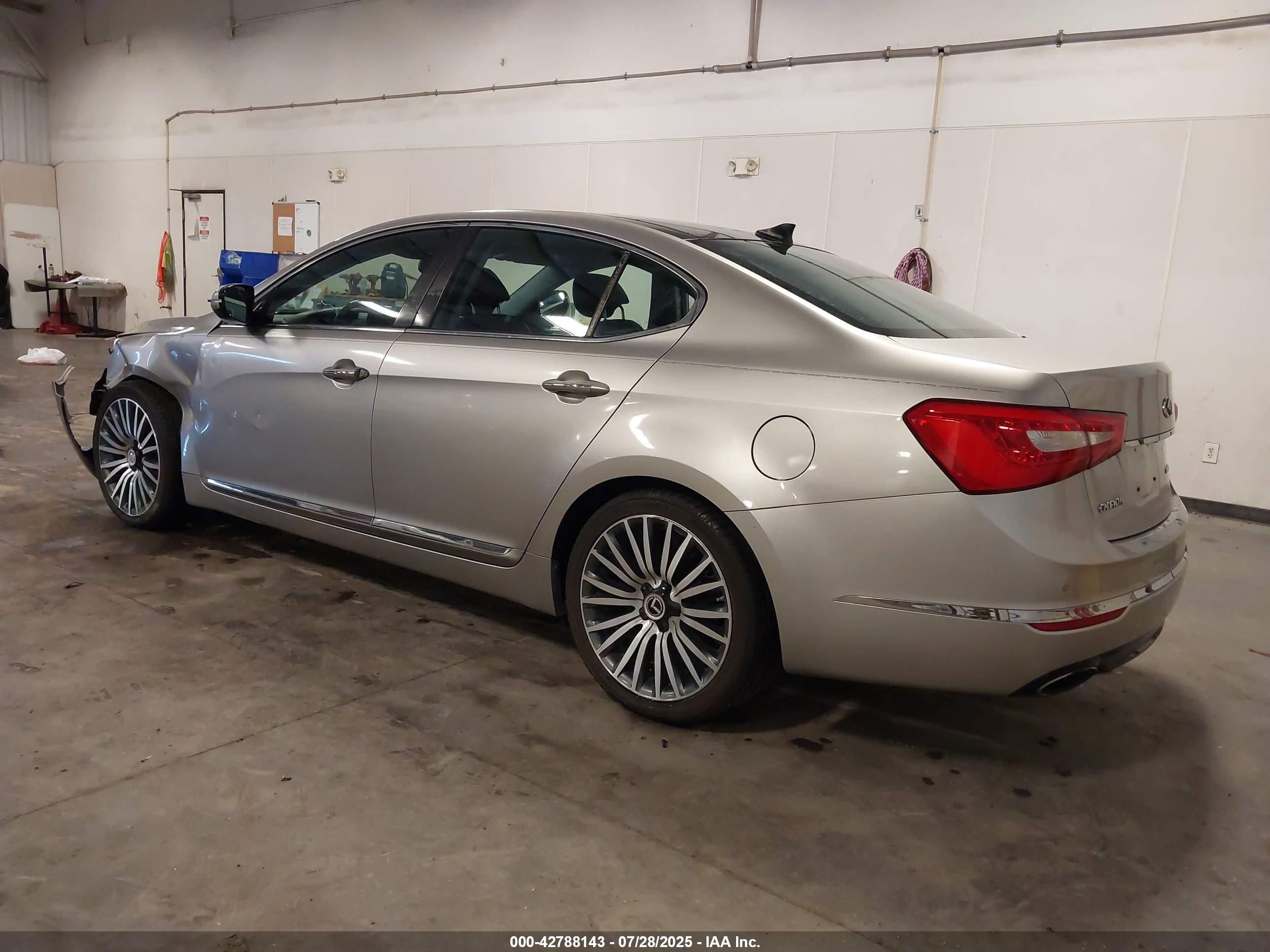 KIA CADENZA image 3
