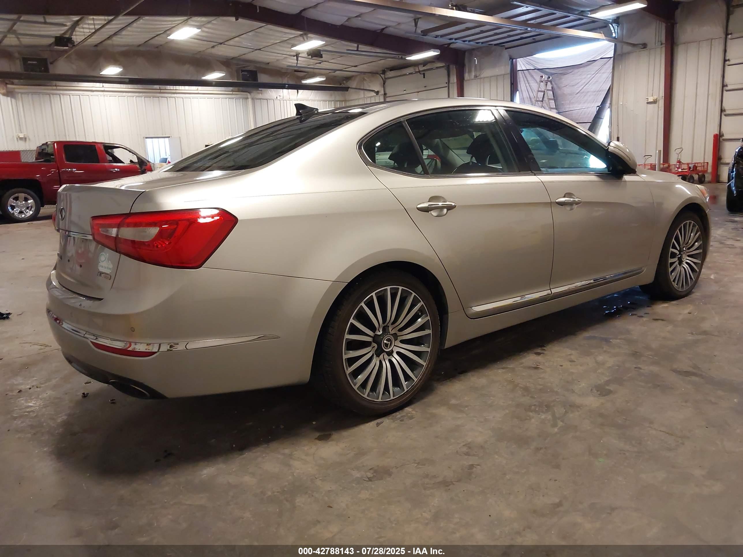 KIA CADENZA image 4
