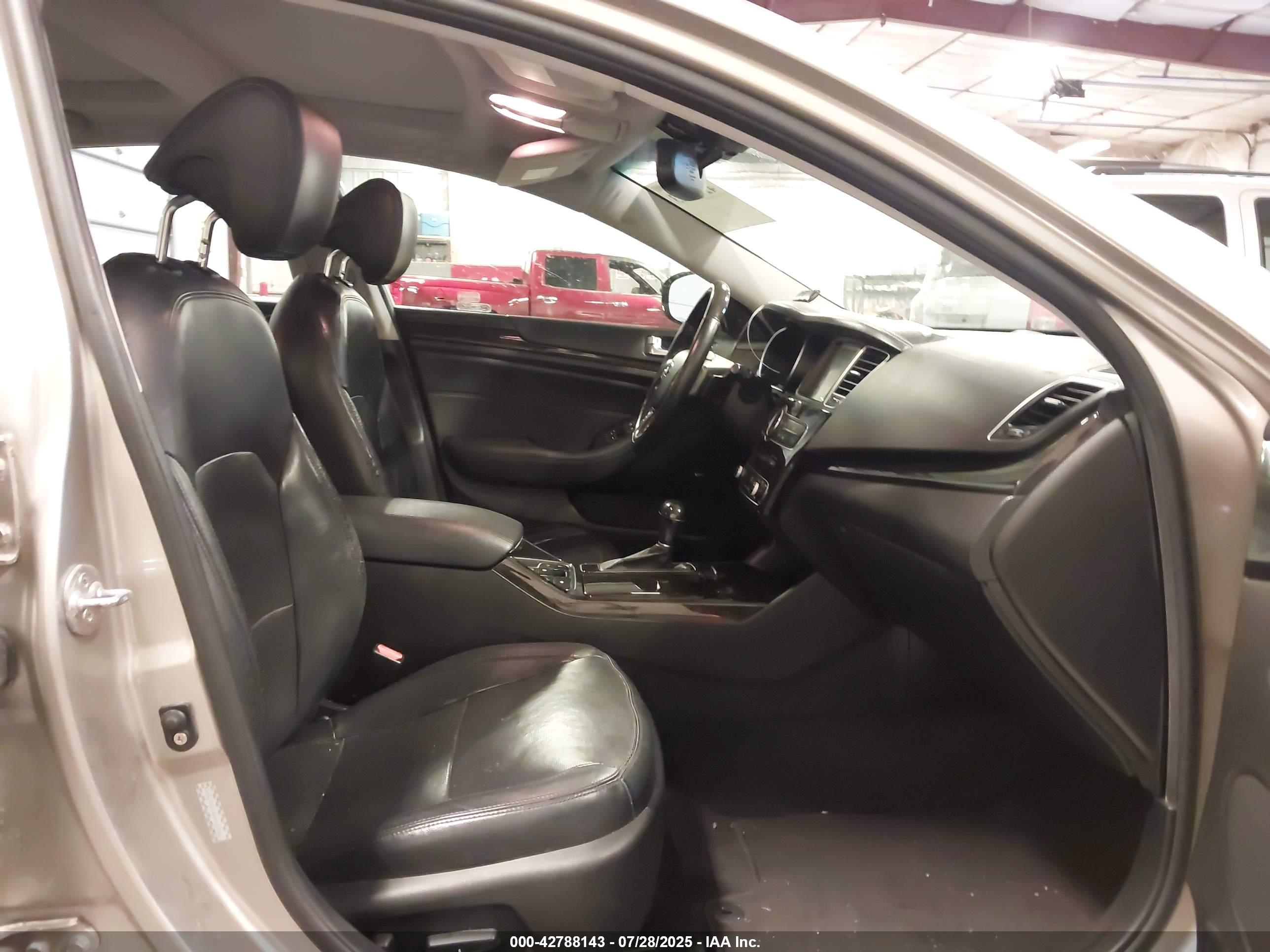KIA CADENZA image 5