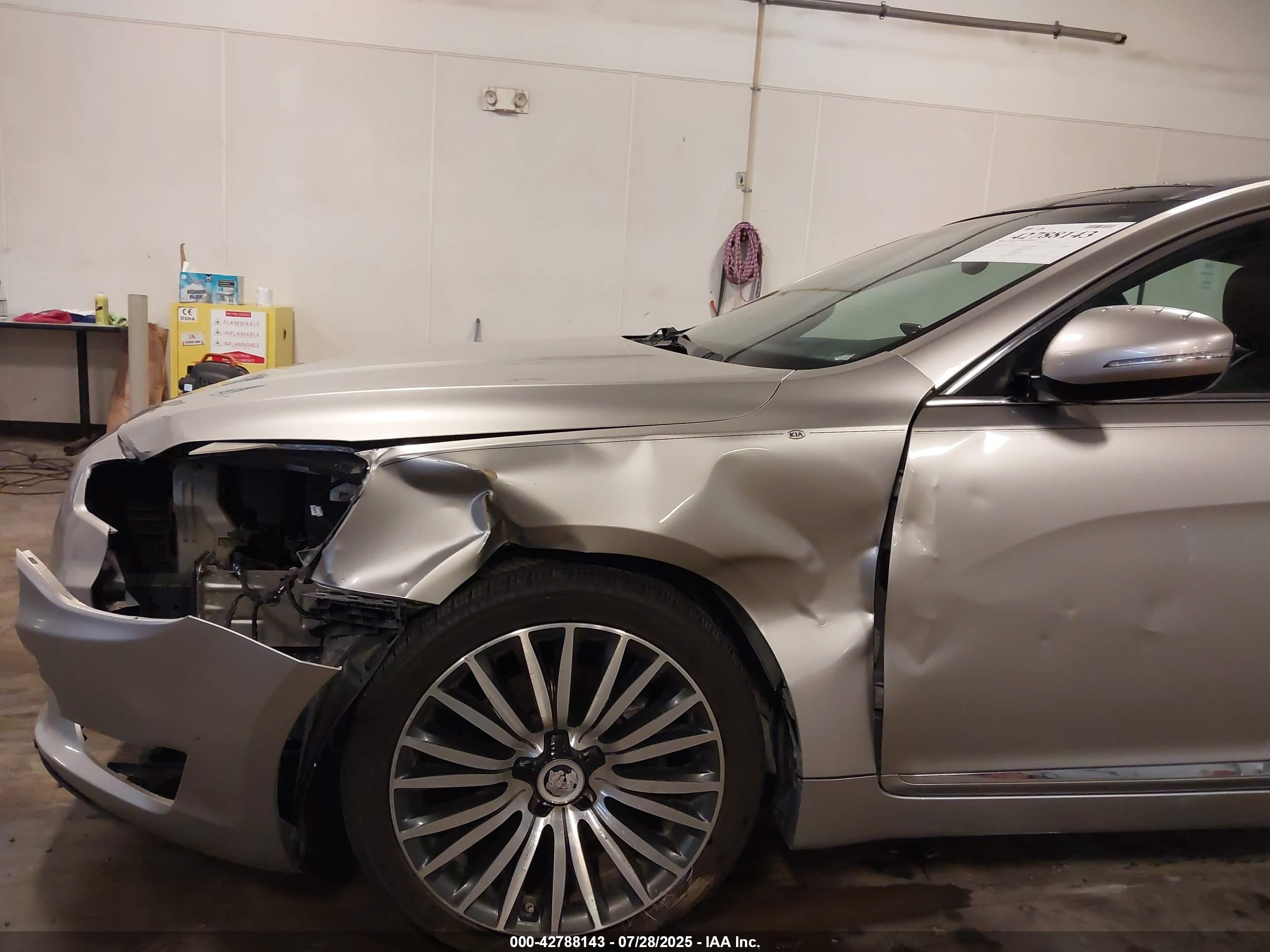KIA CADENZA image 6