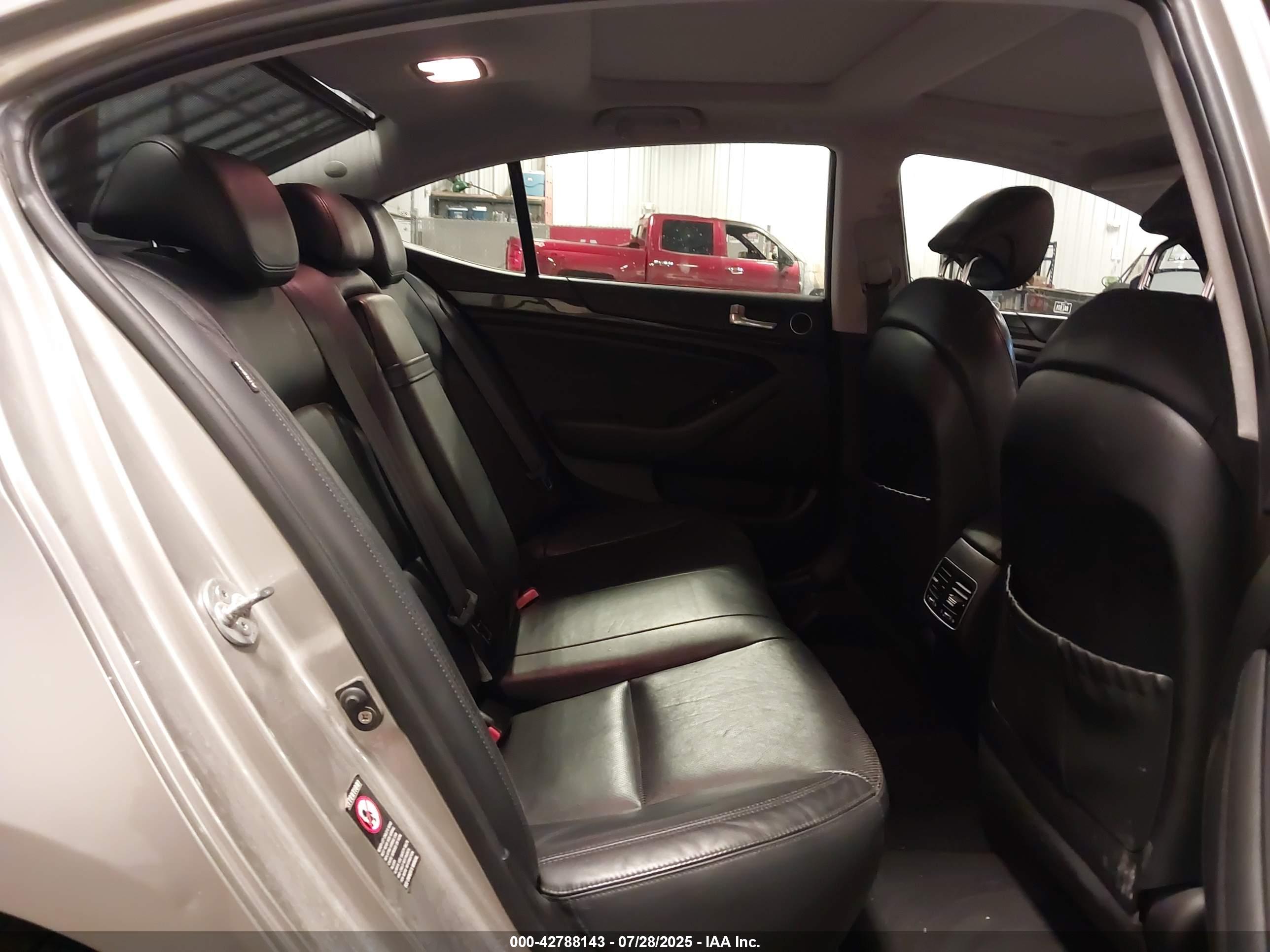KIA CADENZA image 8