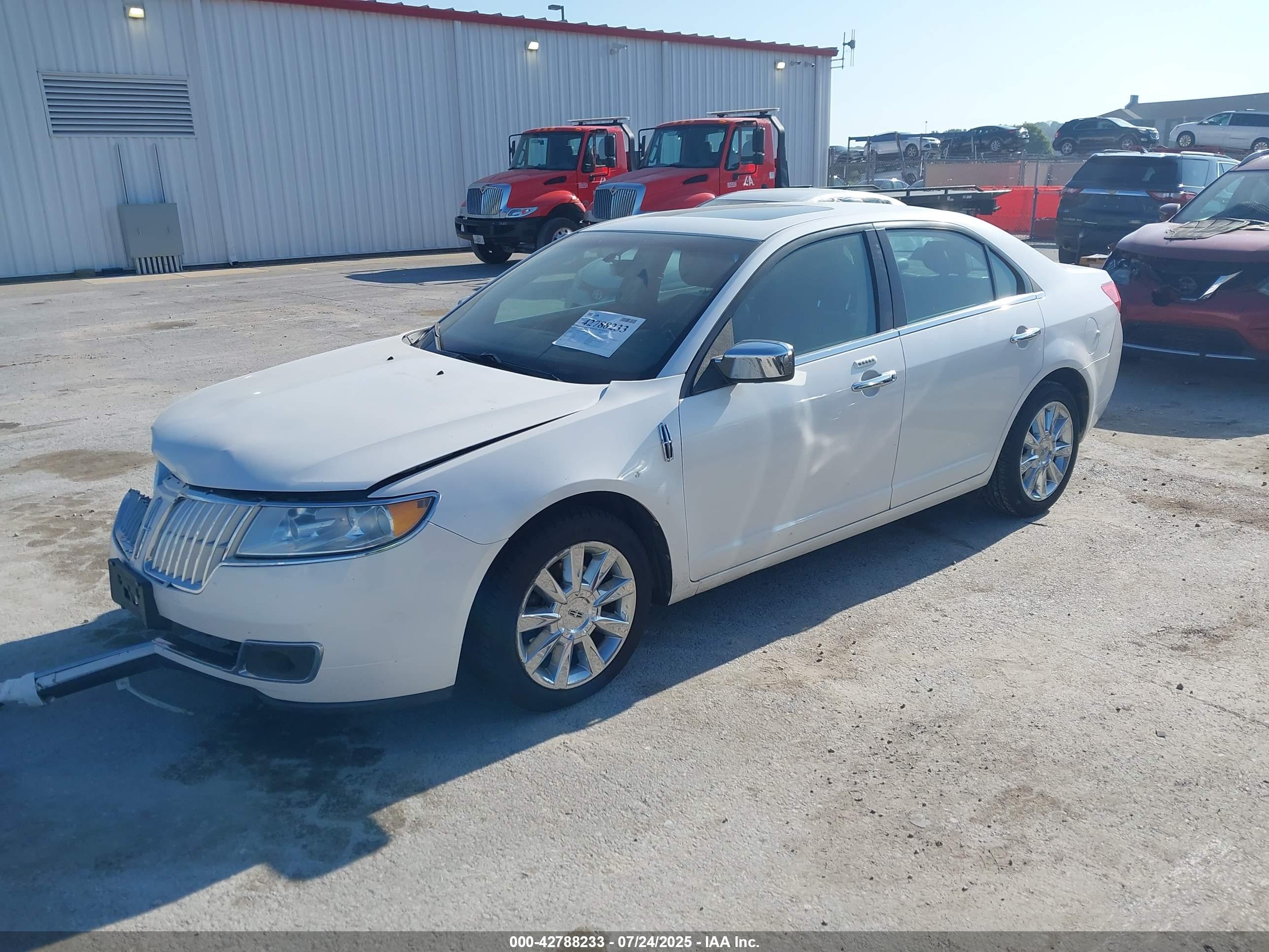 LINCOLN MKZ image 2