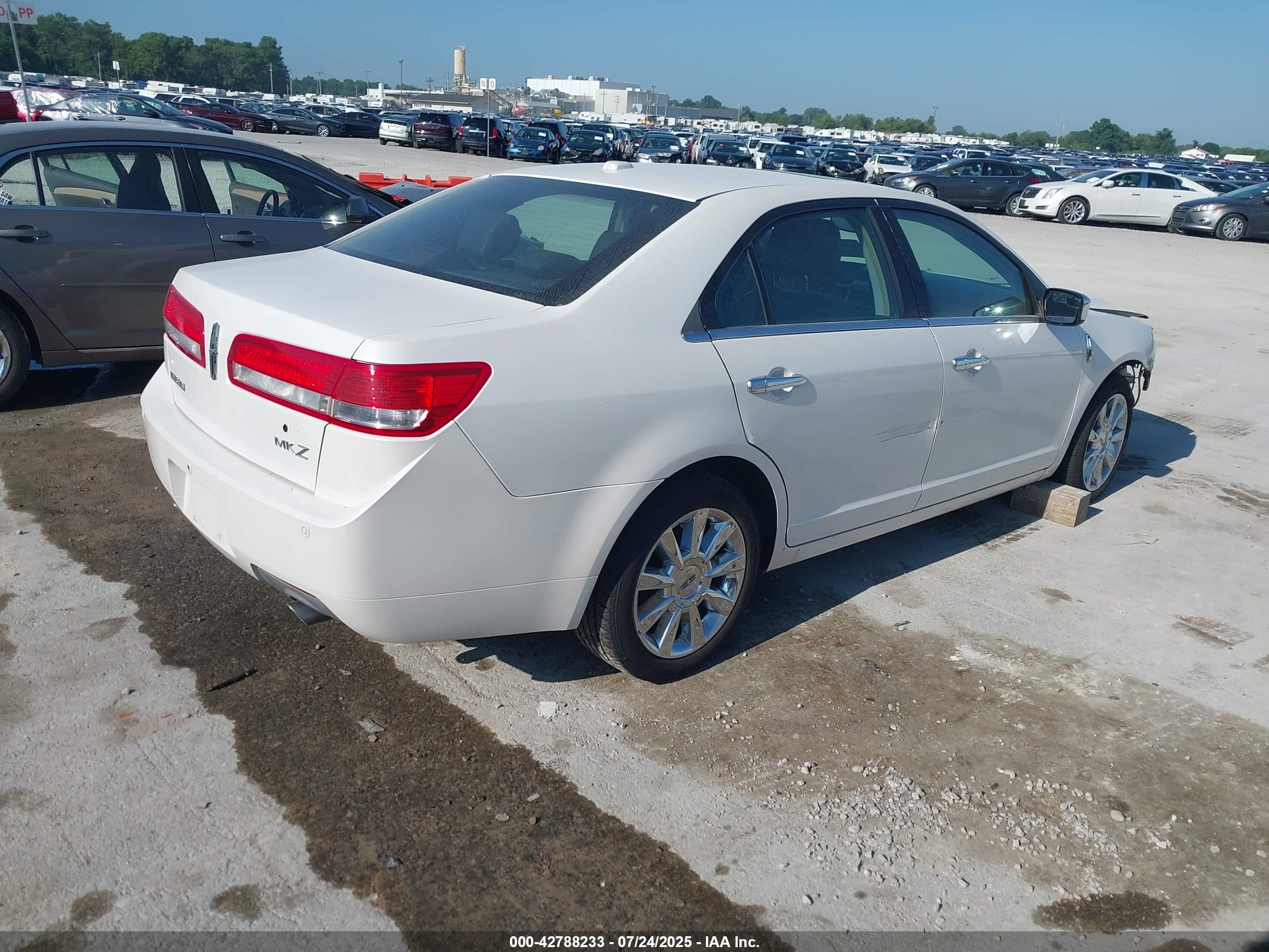 LINCOLN MKZ image 4