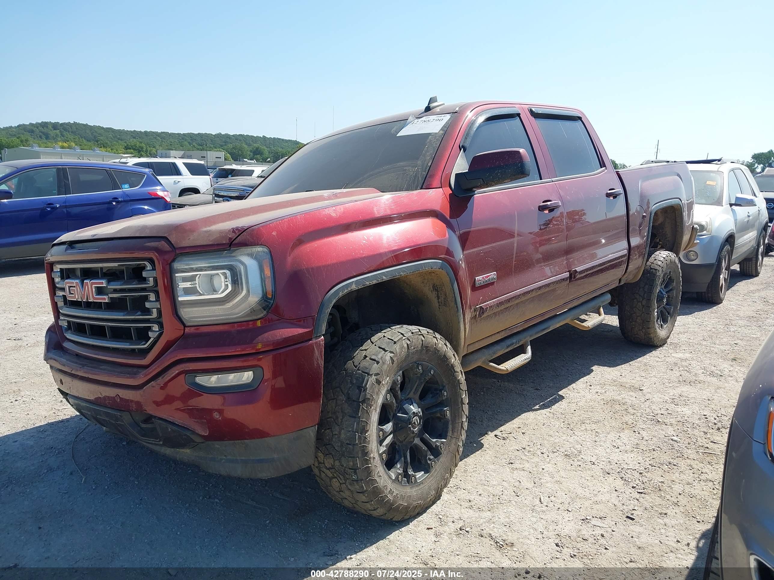GMC SIERRA image 2