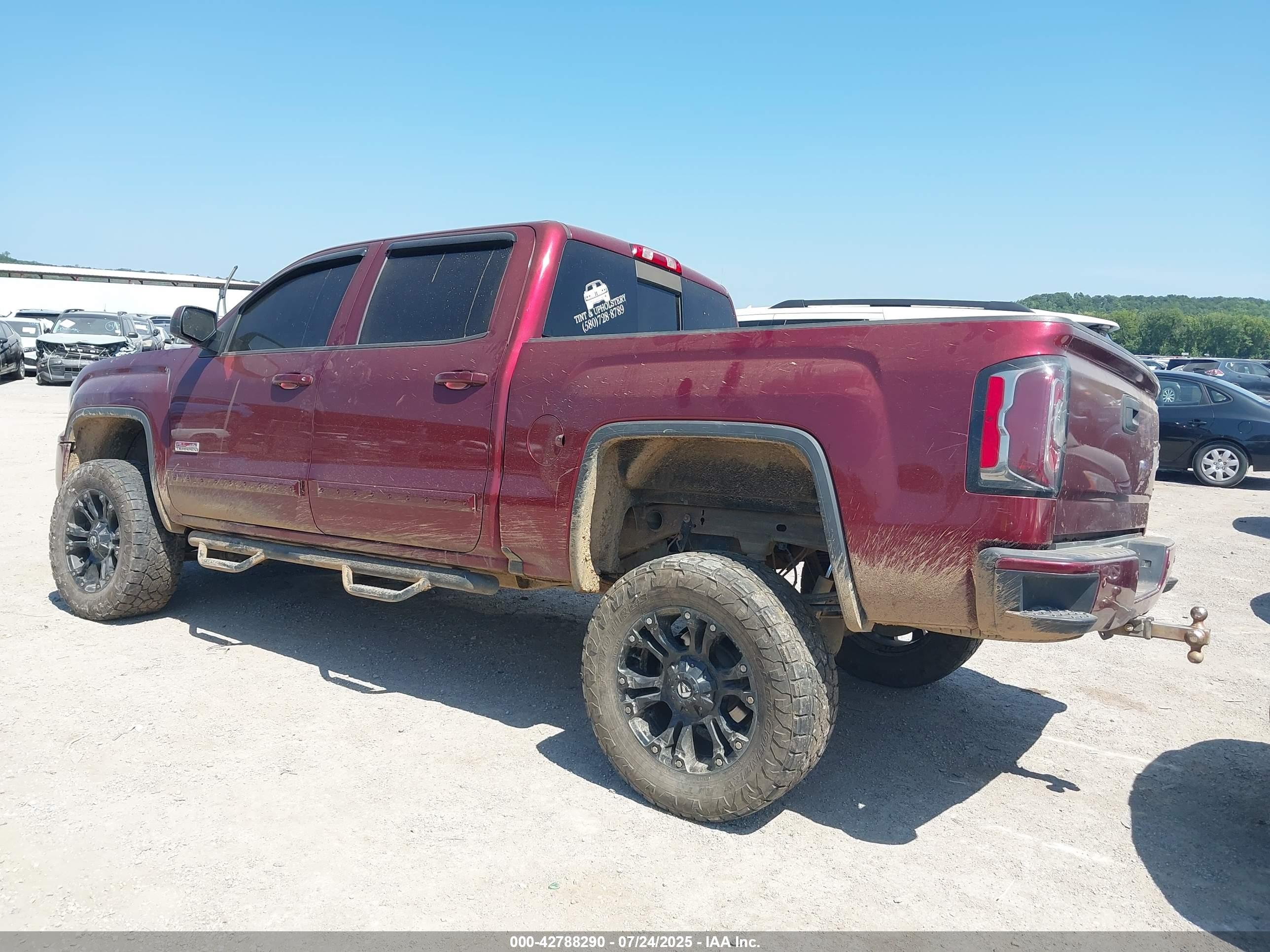 GMC SIERRA image 3