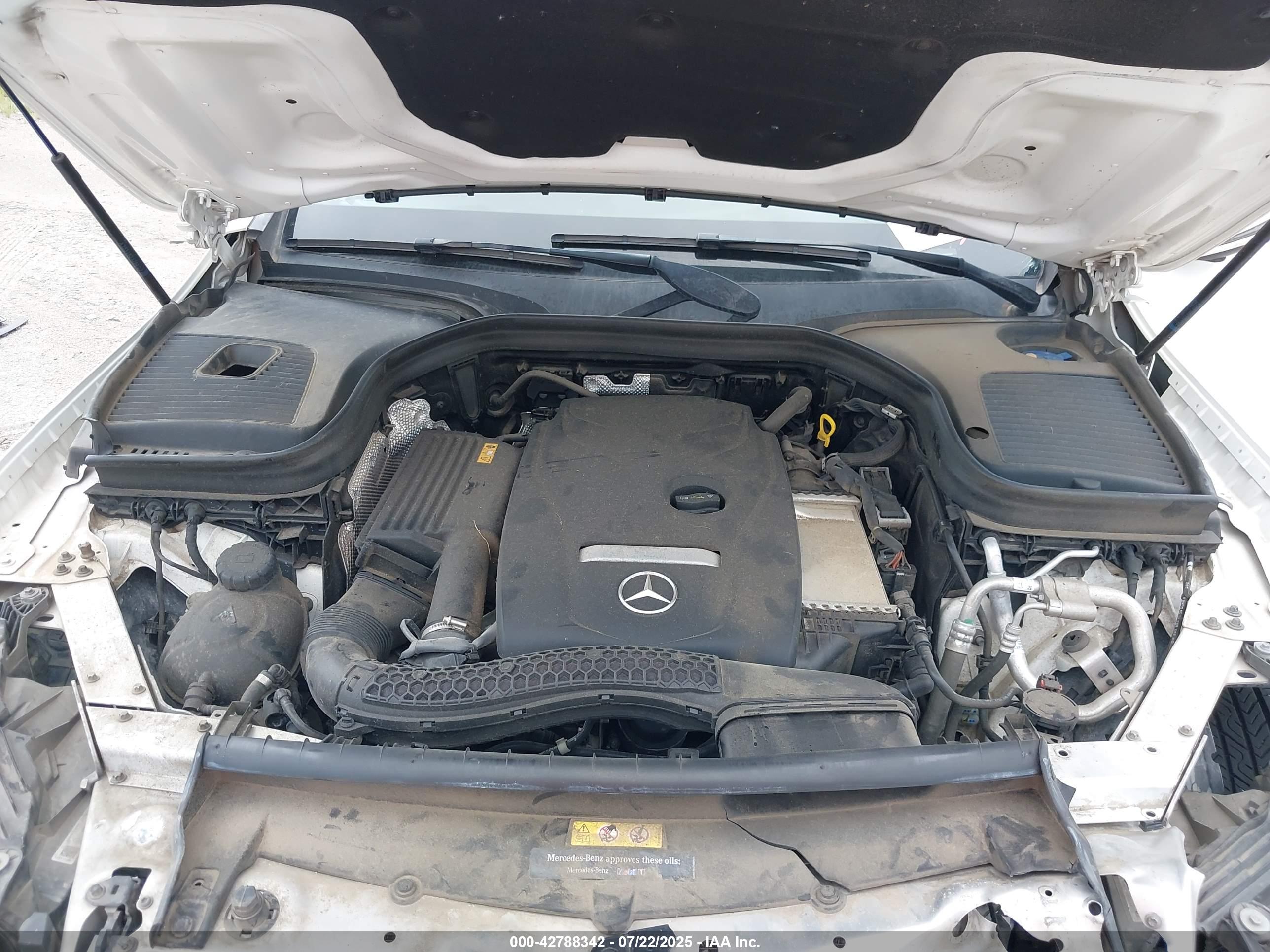 MERCEDES-BENZ GLC image 10