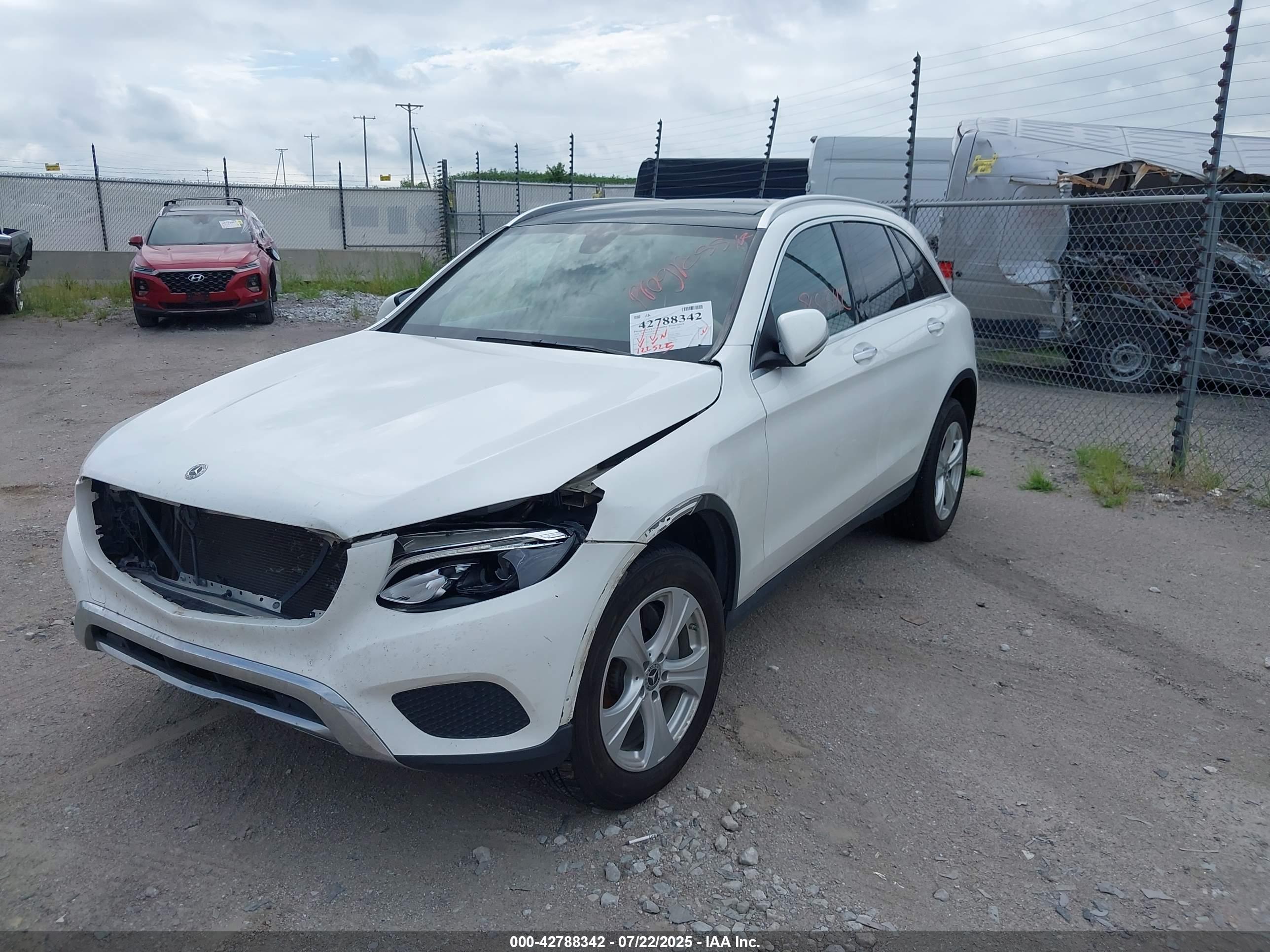MERCEDES-BENZ GLC image 2