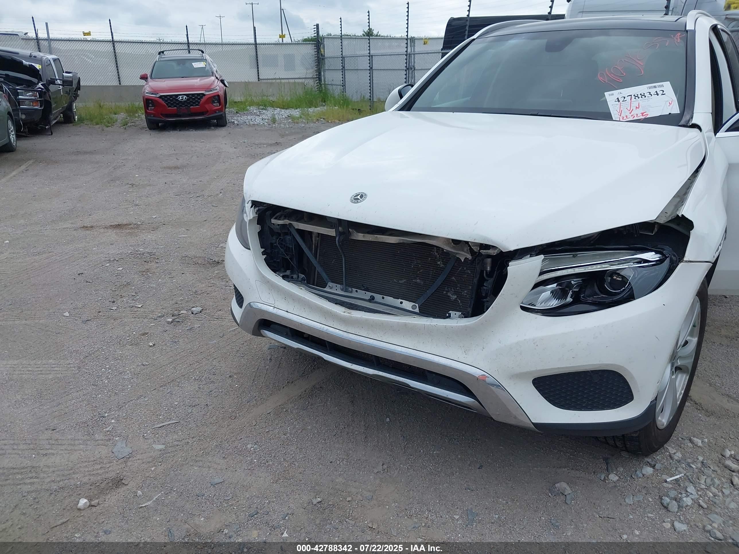 MERCEDES-BENZ GLC image 6