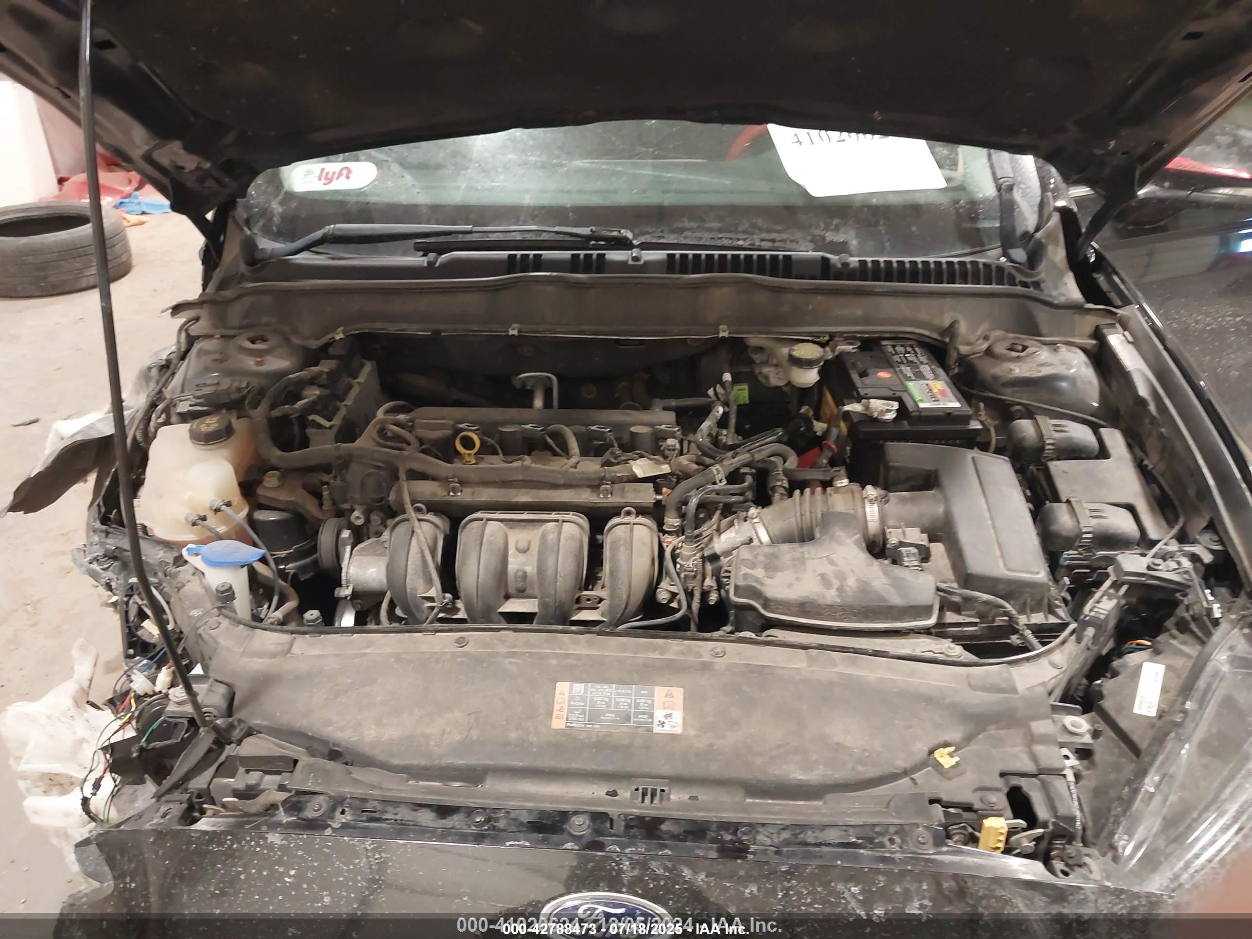 FORD FUSION image 10