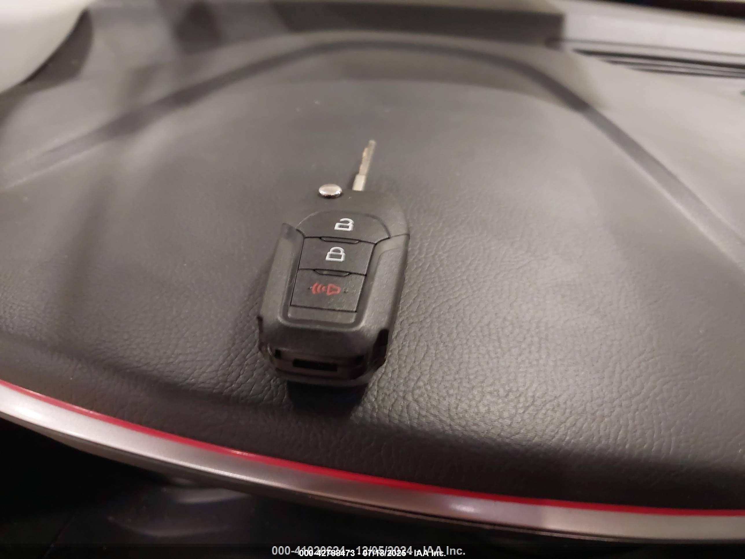 FORD FUSION image 11