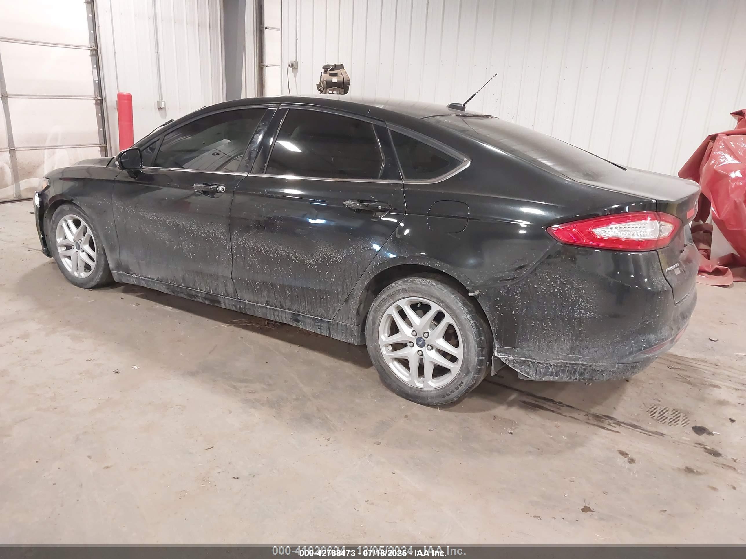 FORD FUSION image 3