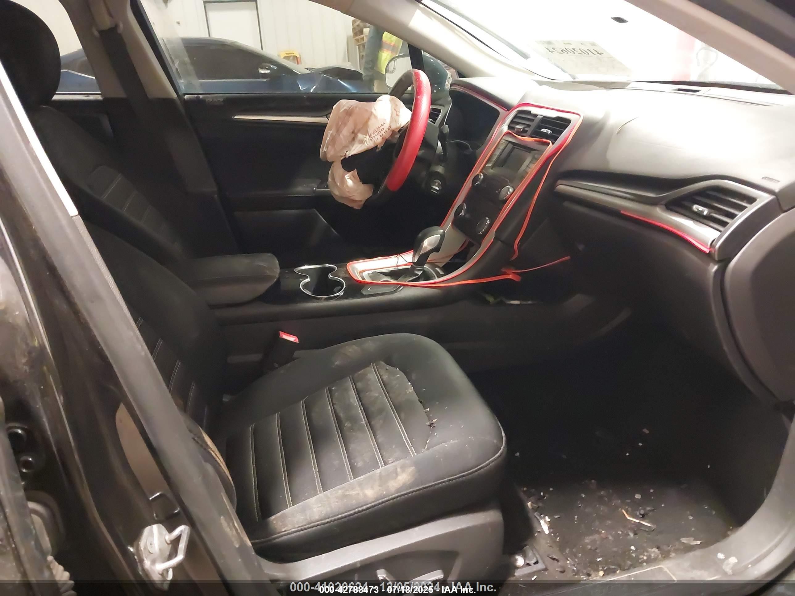 FORD FUSION image 5