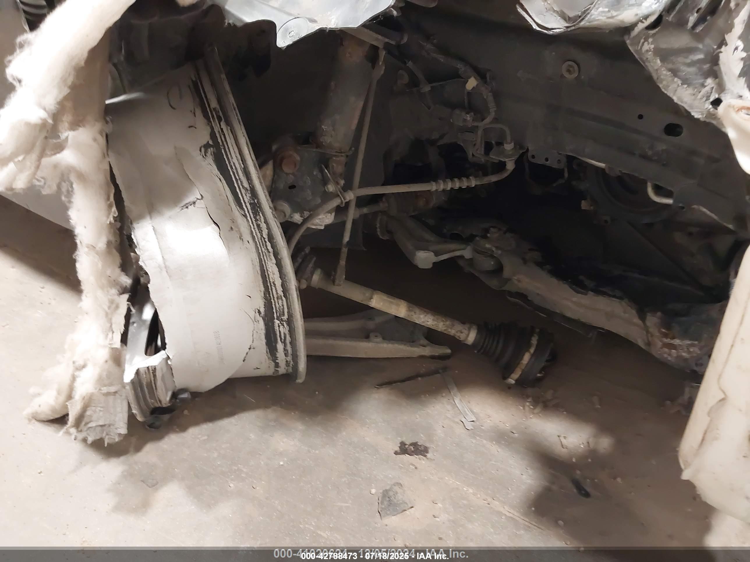 FORD FUSION image 6