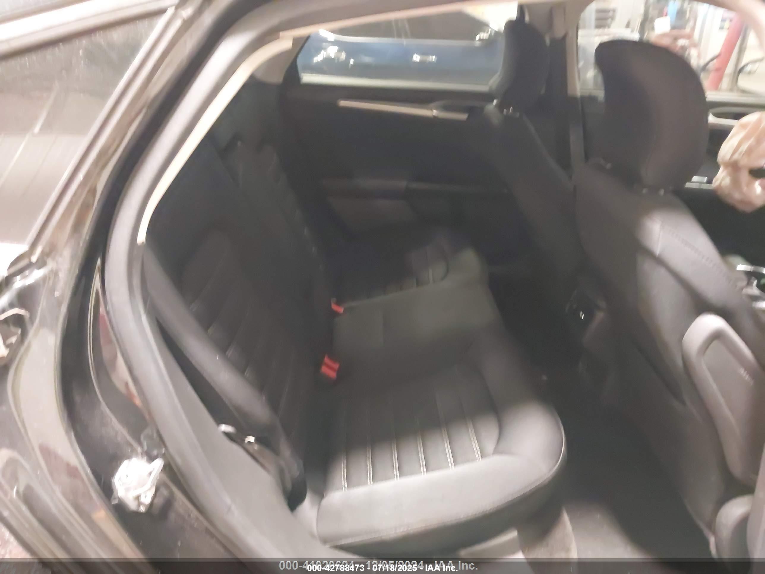 FORD FUSION image 8