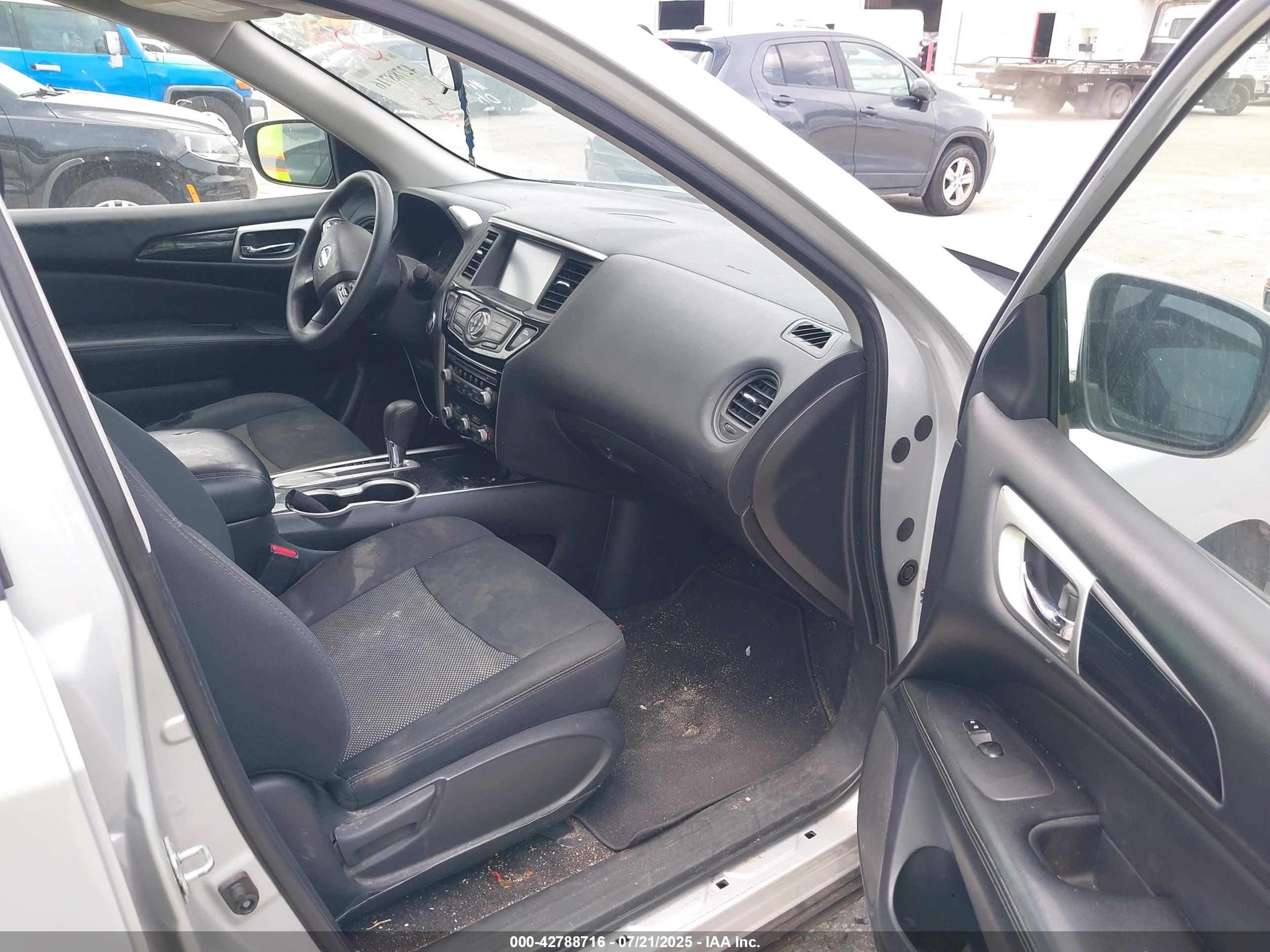 NISSAN PATHFINDER image 5