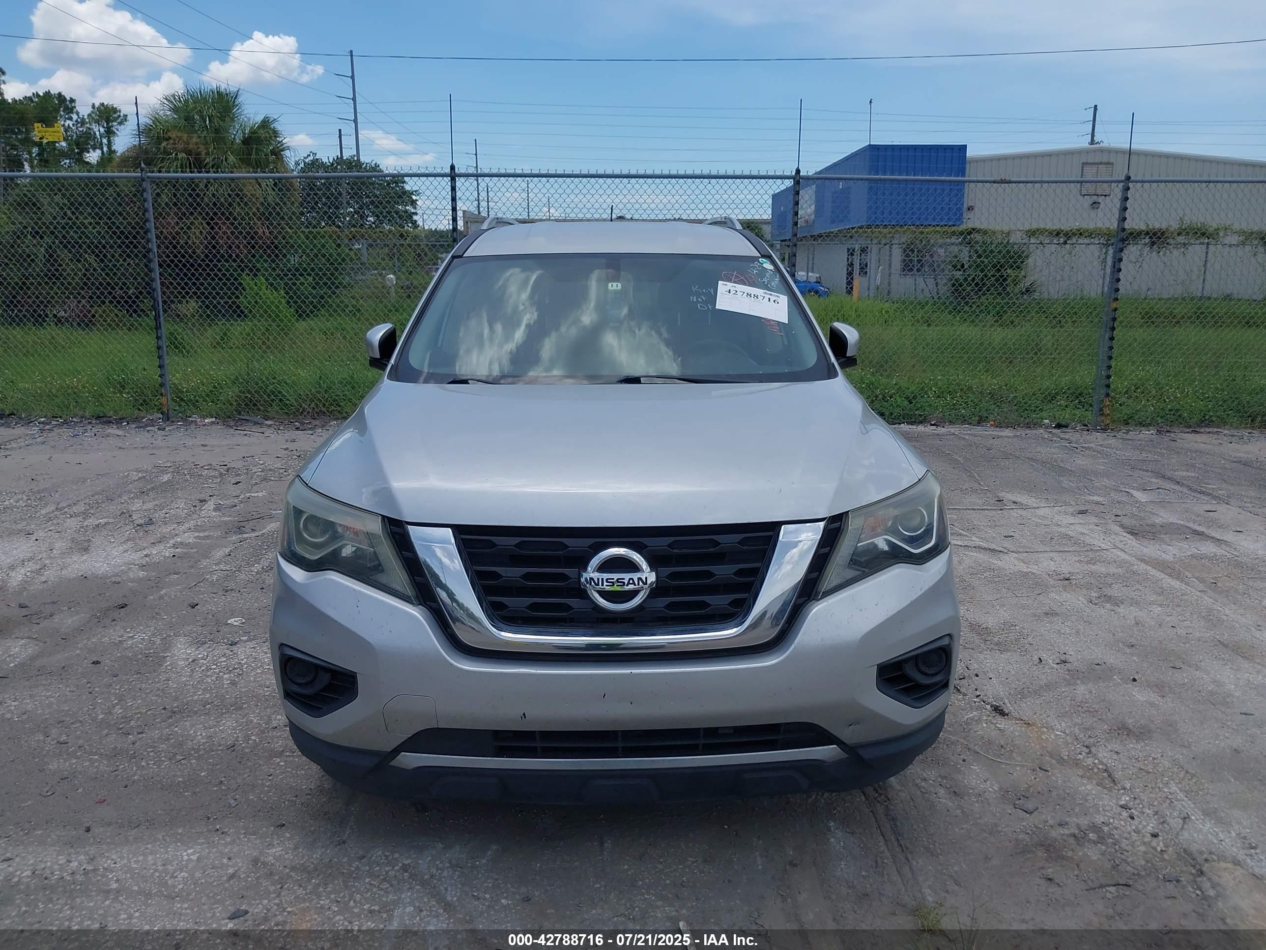 NISSAN PATHFINDER image 6